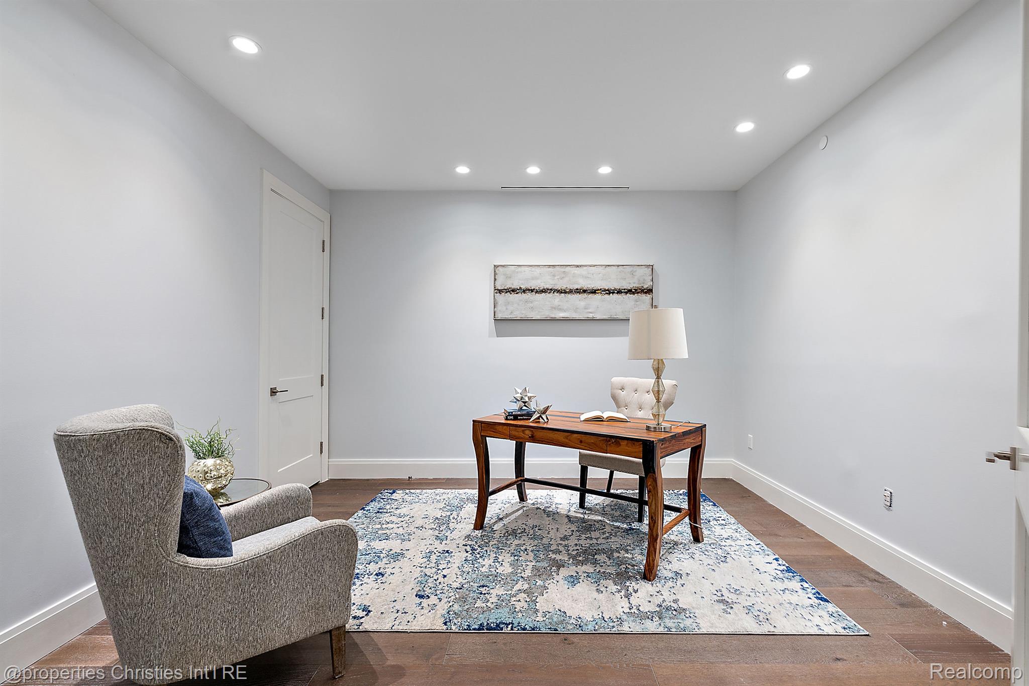420 E FRANK Street Unit: 101