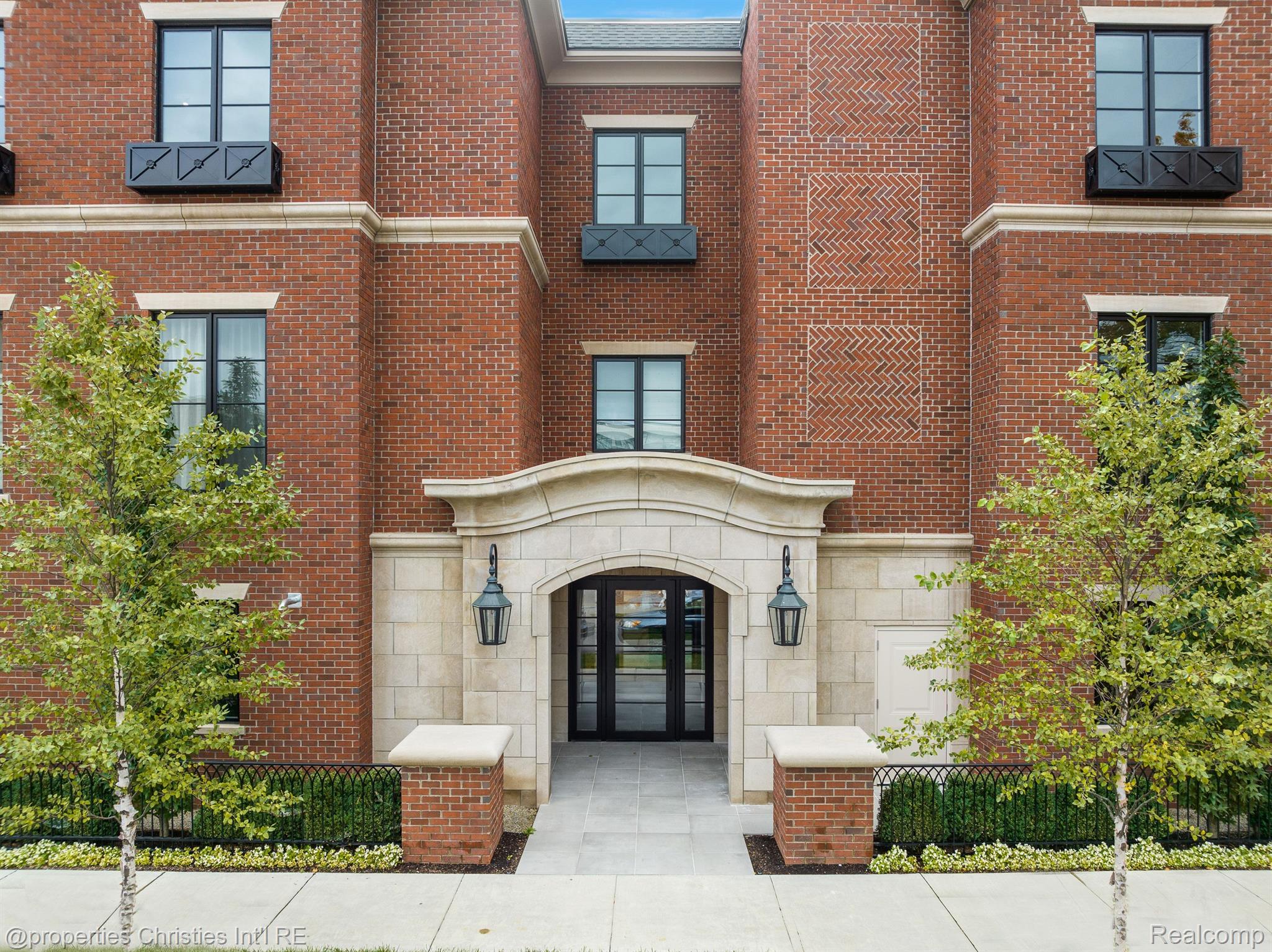 420 E FRANK Street Unit: 101