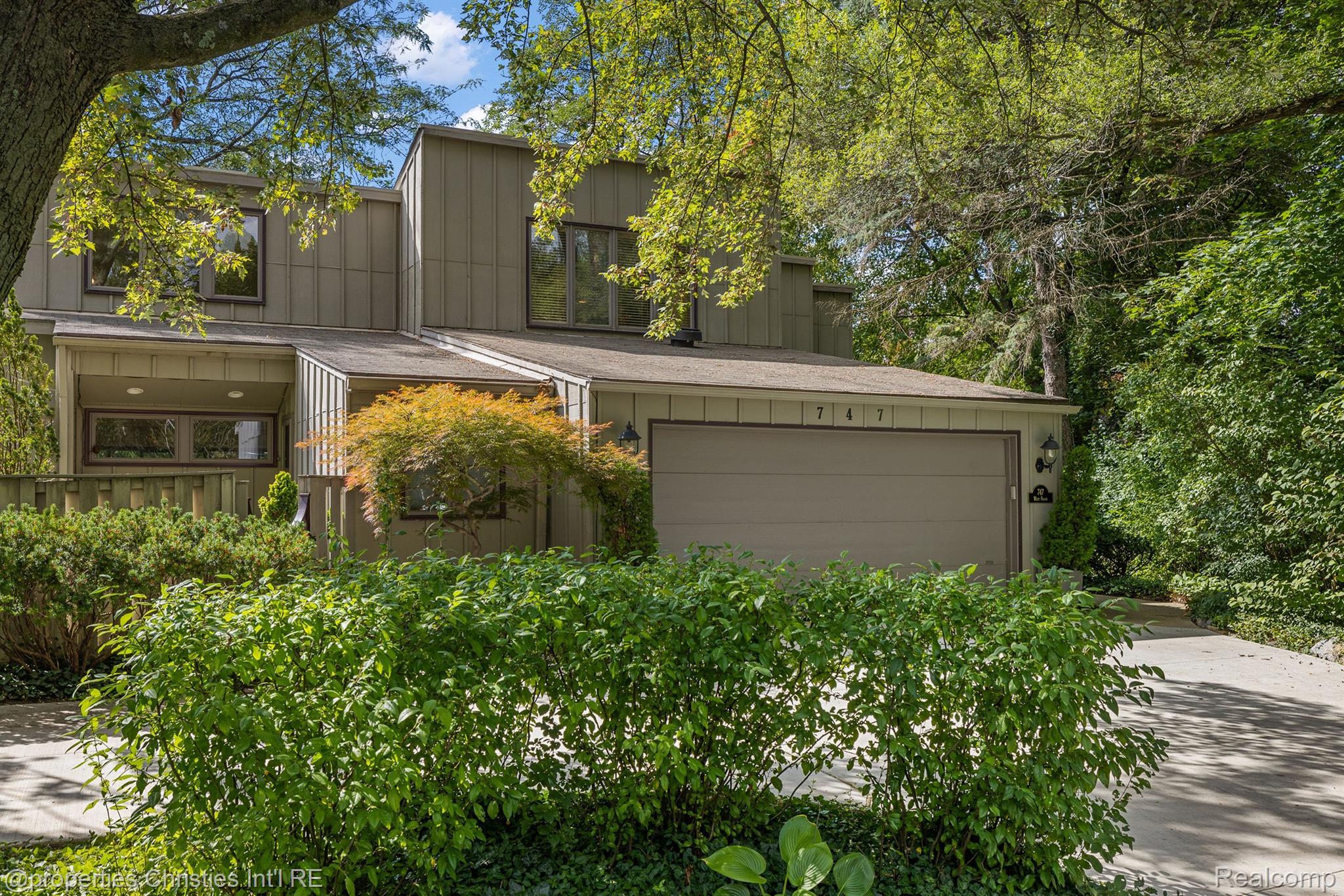 747 W FRANK Street