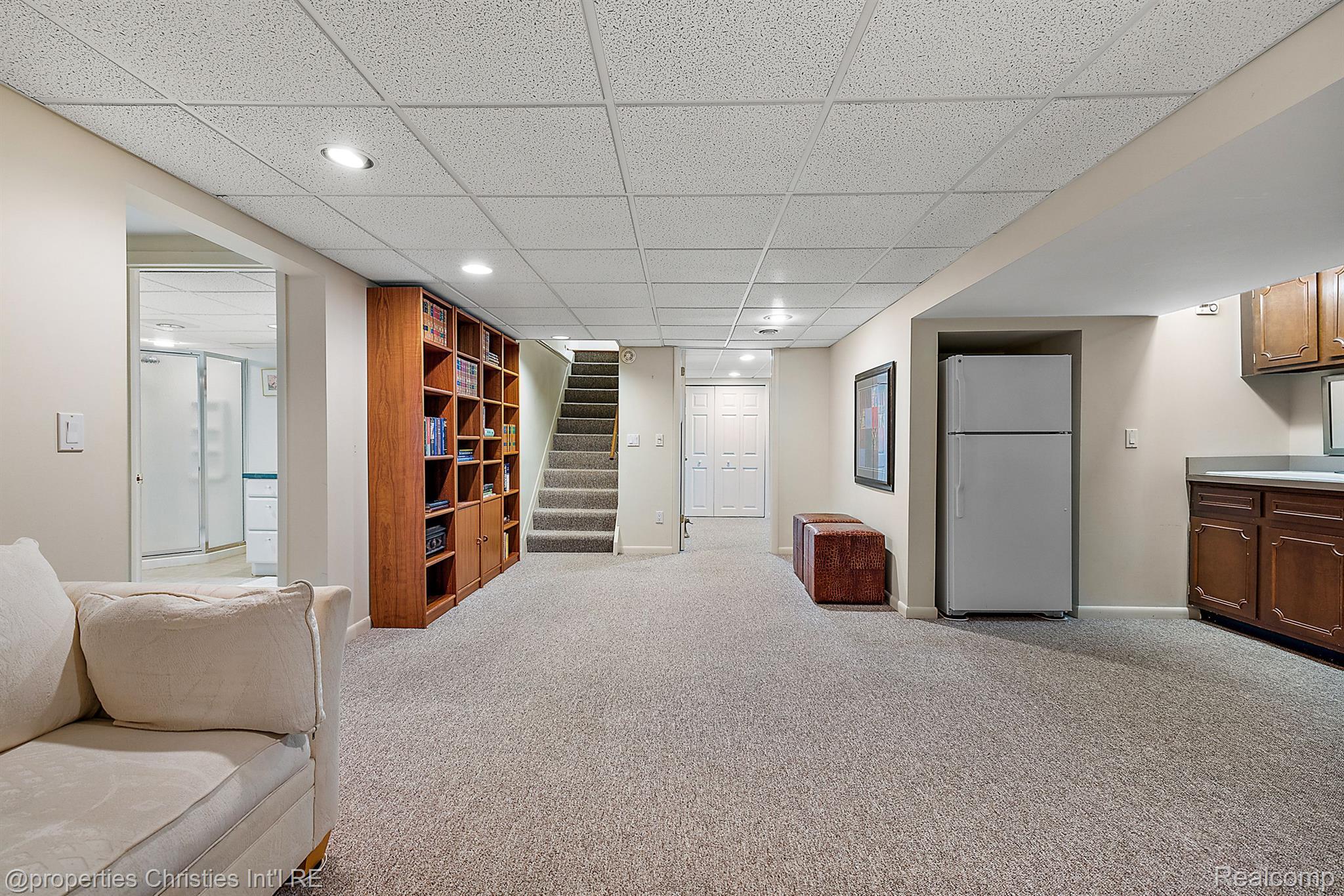 747 W FRANK Street