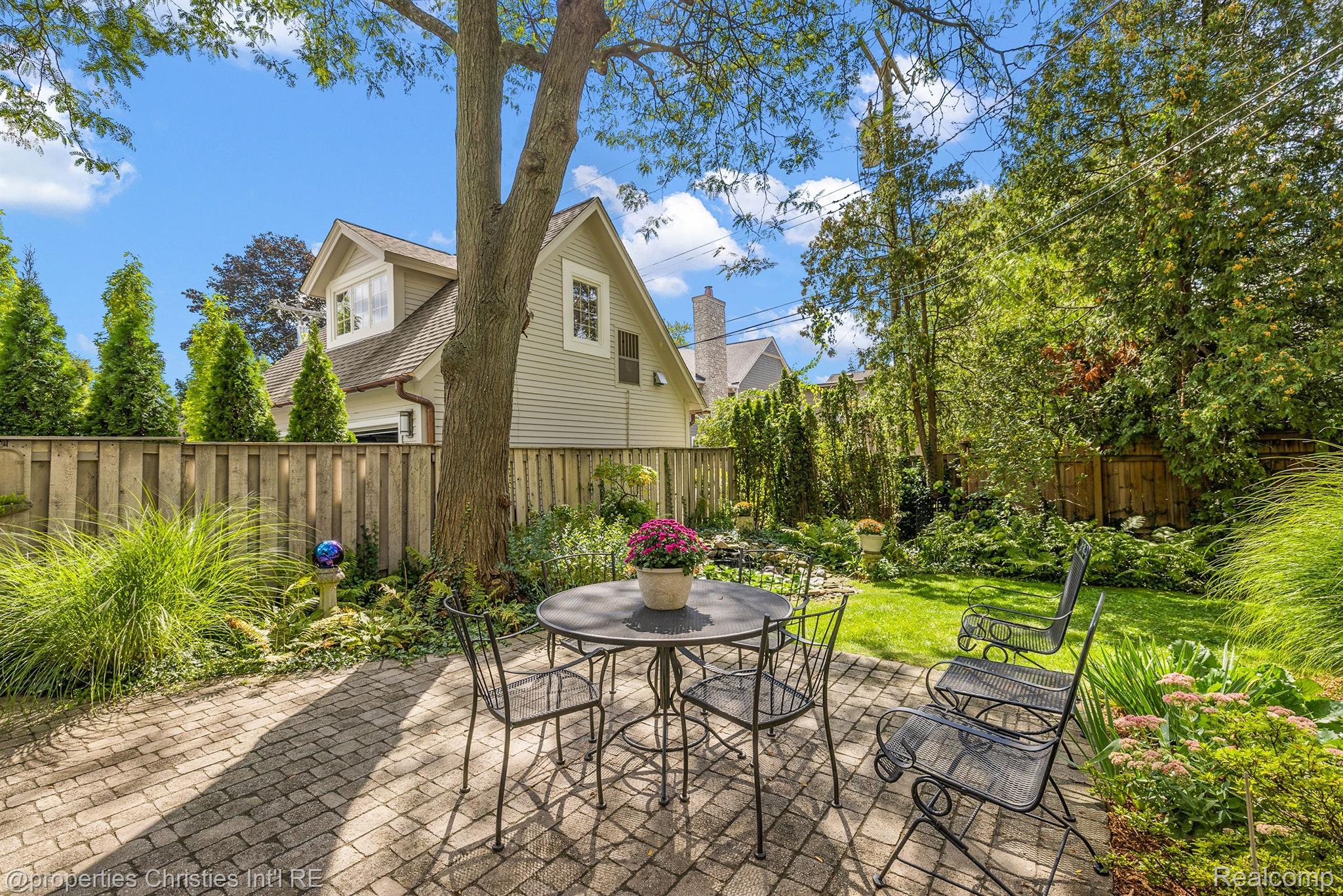 747 W FRANK Street