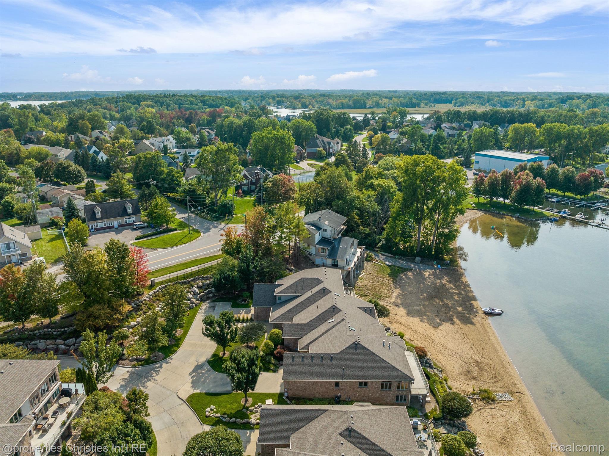 972 SUNSET Drive