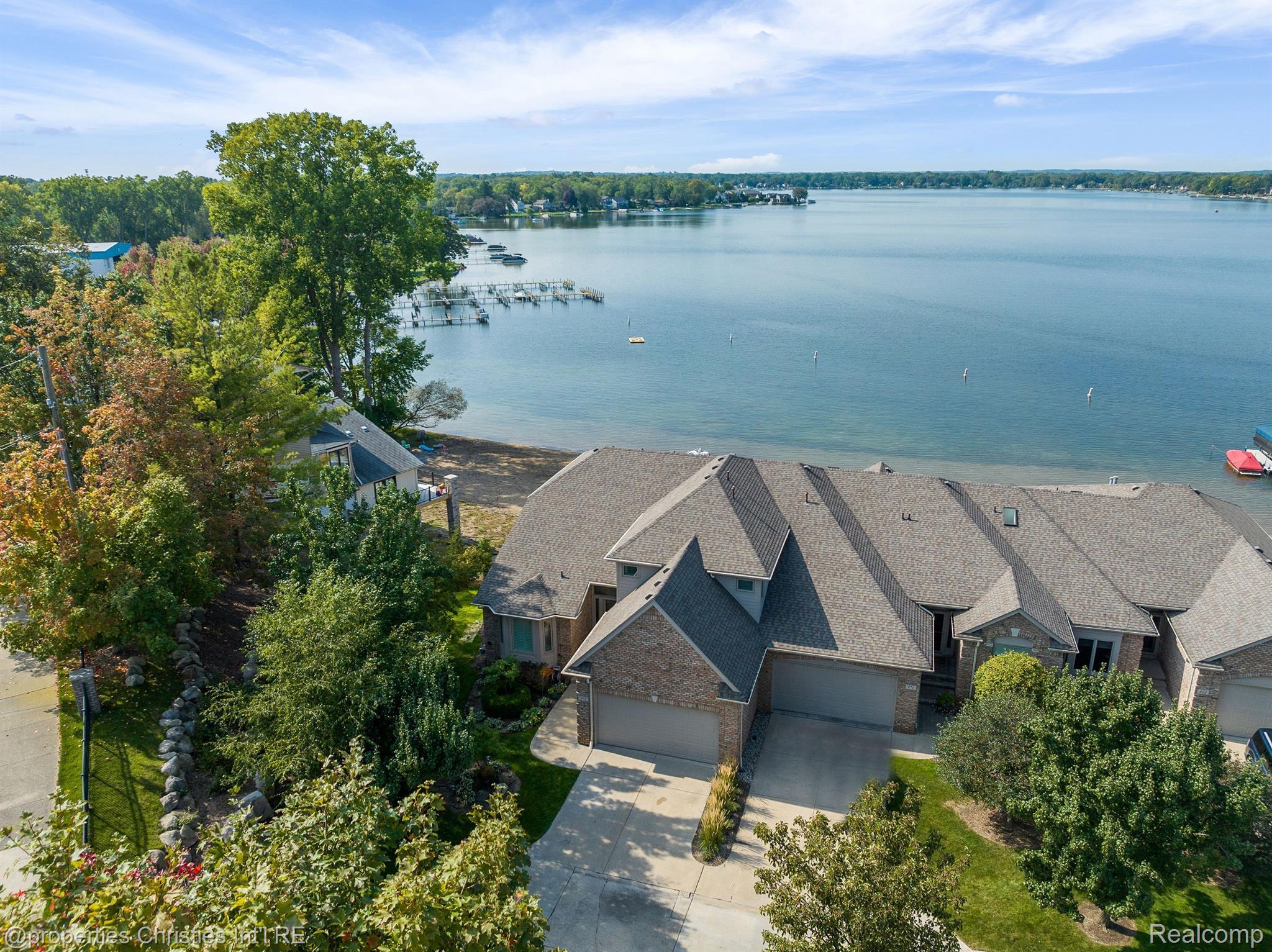 972 SUNSET Drive