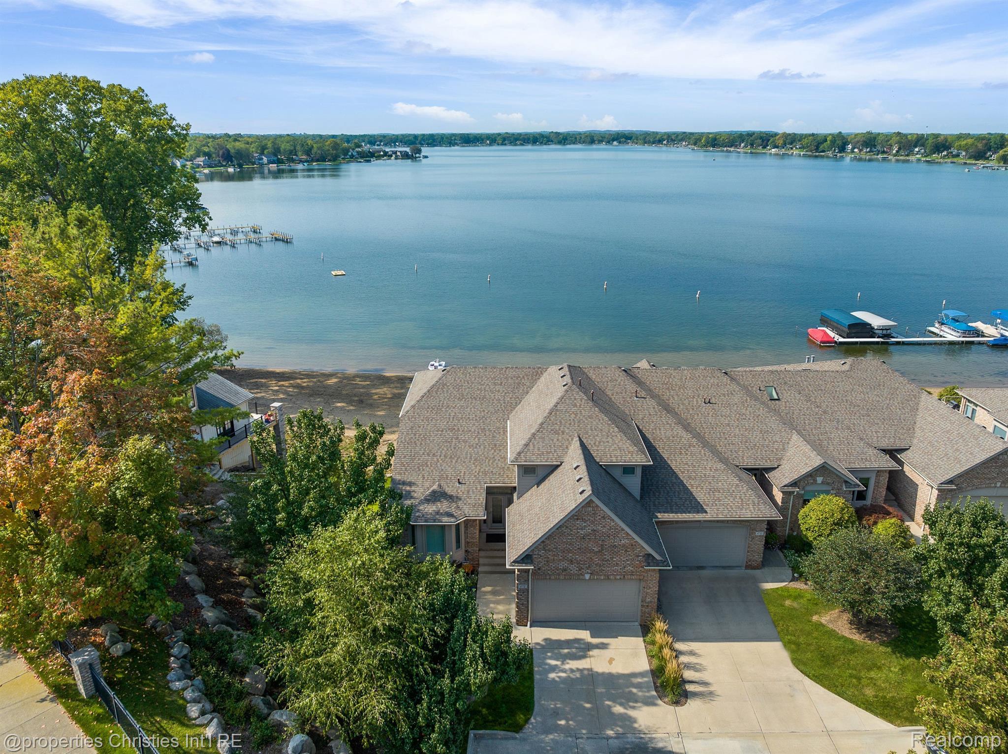 972 SUNSET Drive