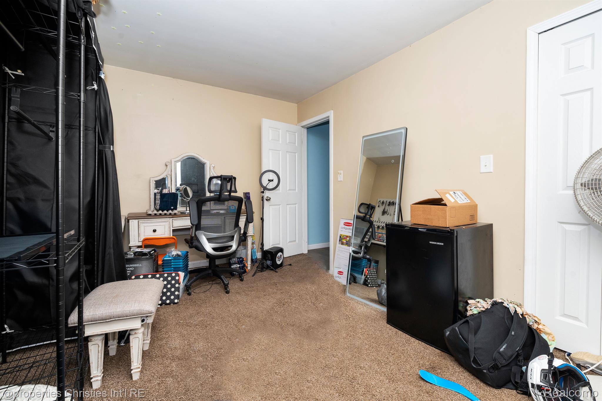 4433 MOLLWOOD Drive