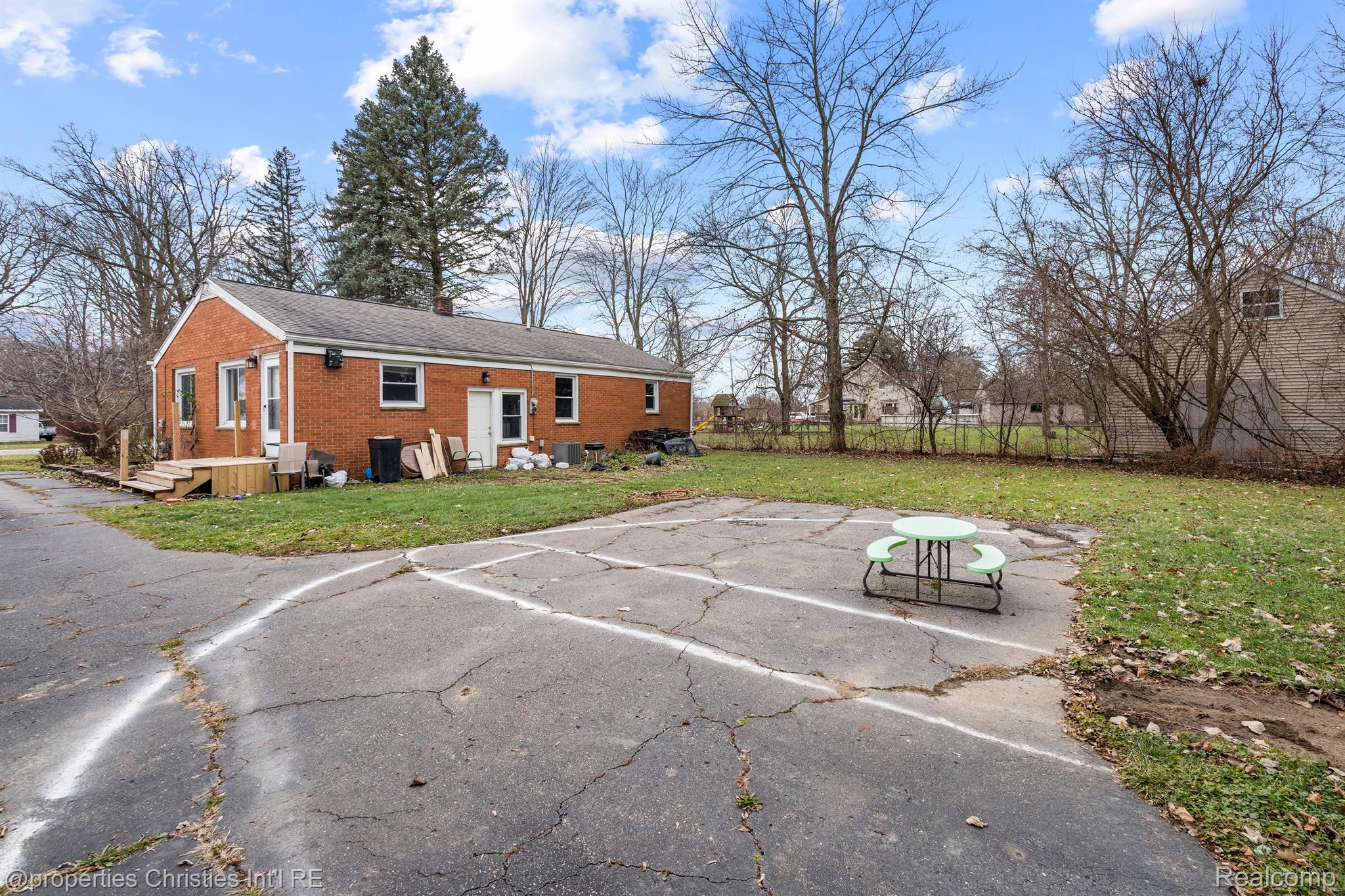 4433 MOLLWOOD Drive