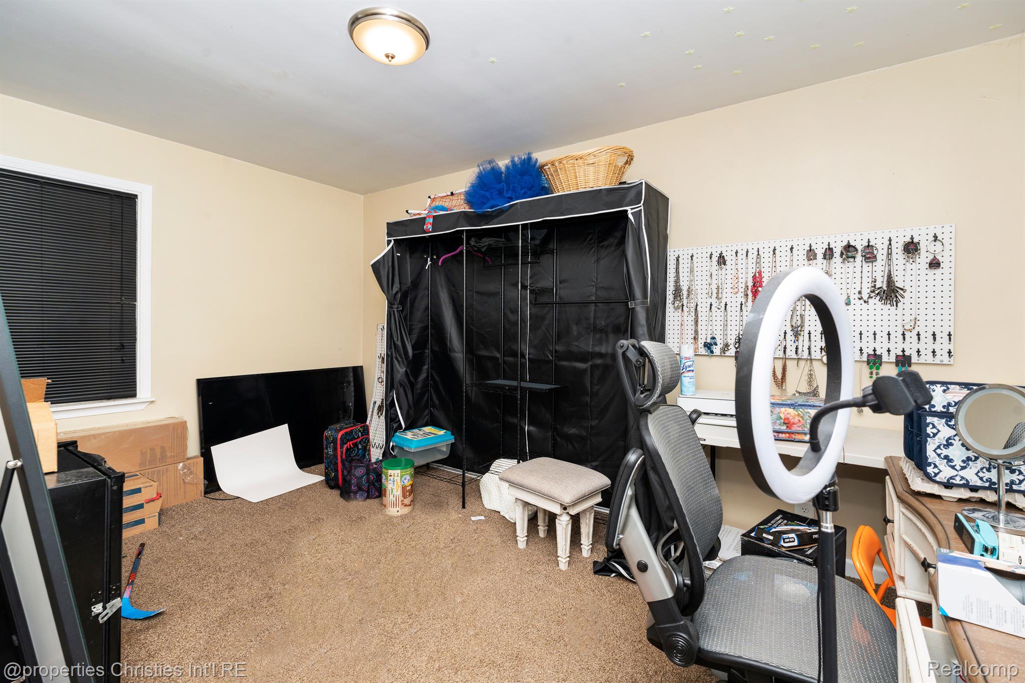 4433 MOLLWOOD Drive