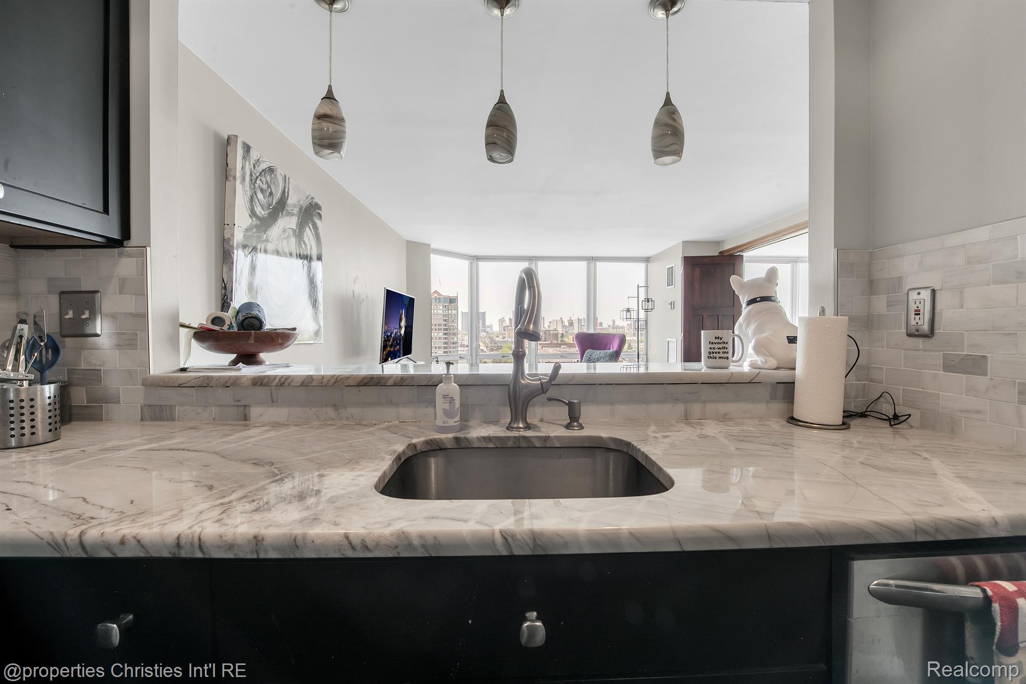 250 E HARBORTOWN Drive Unit: 136