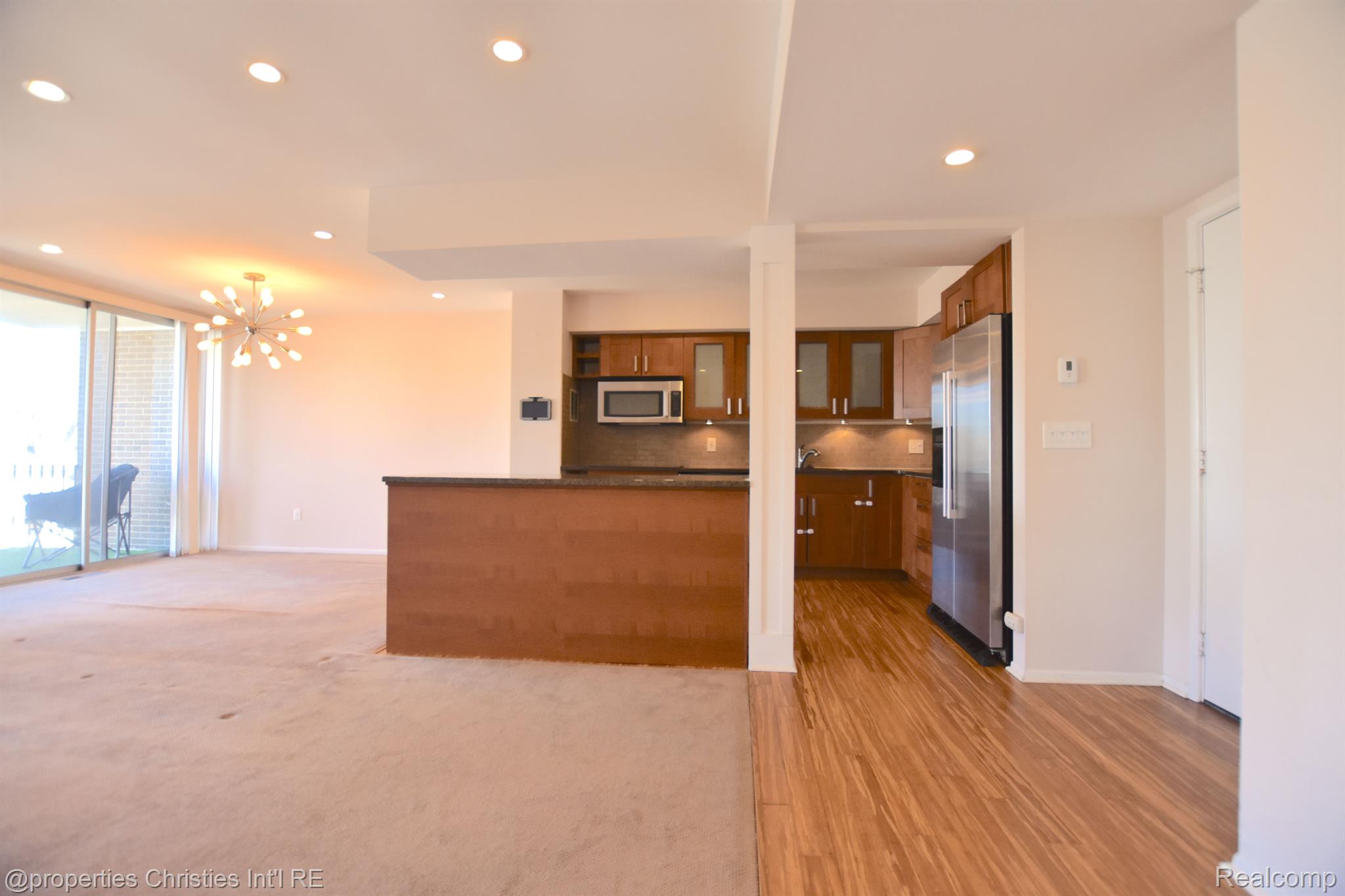 600 W BROWN Street Unit: 201