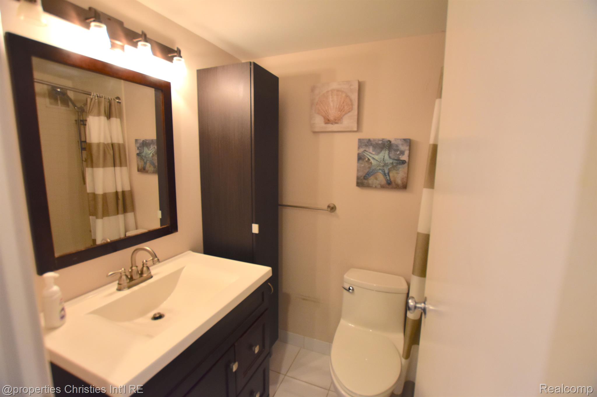 600 W BROWN Street Unit: 201