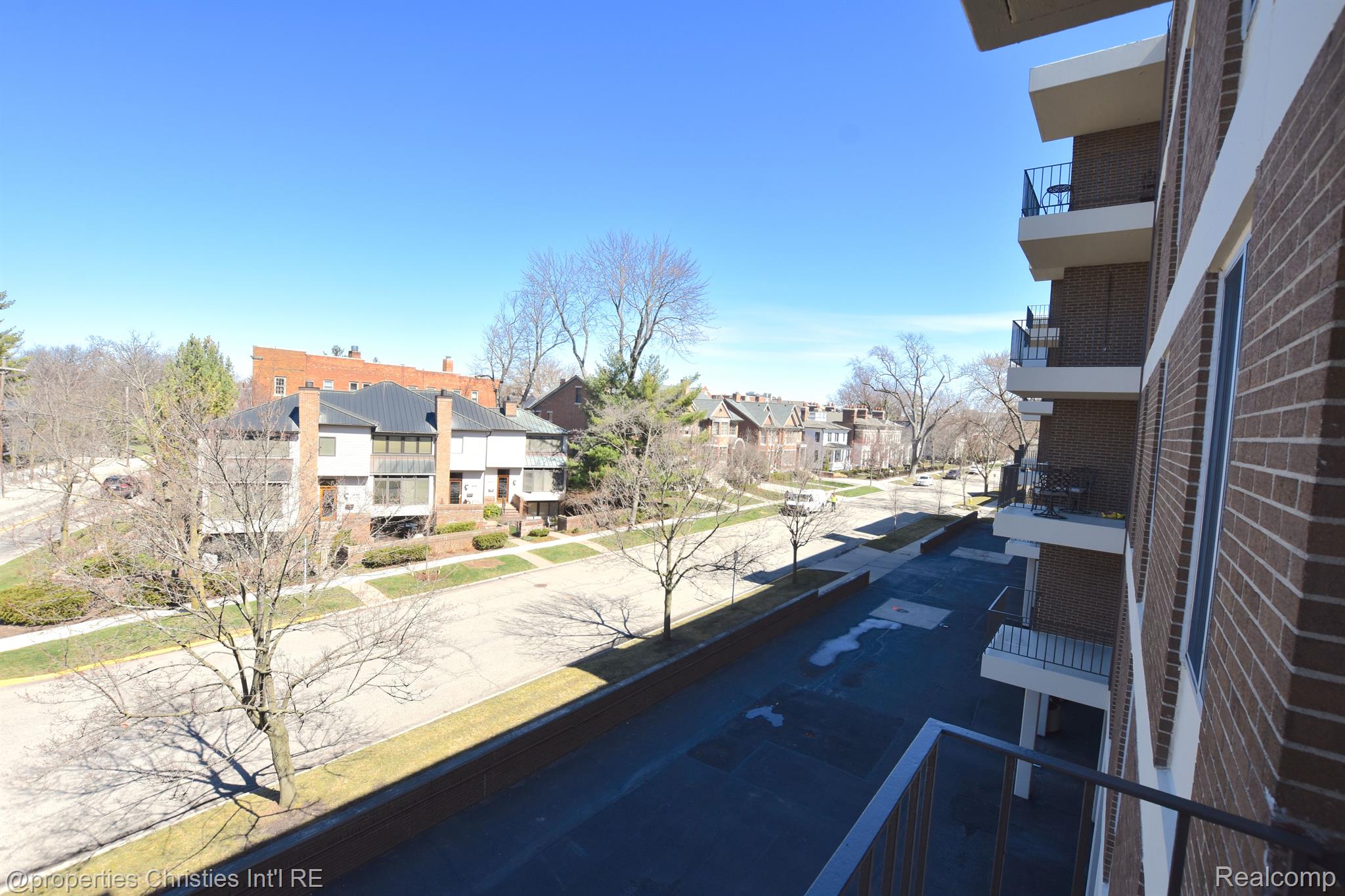 600 W BROWN Street Unit: 201