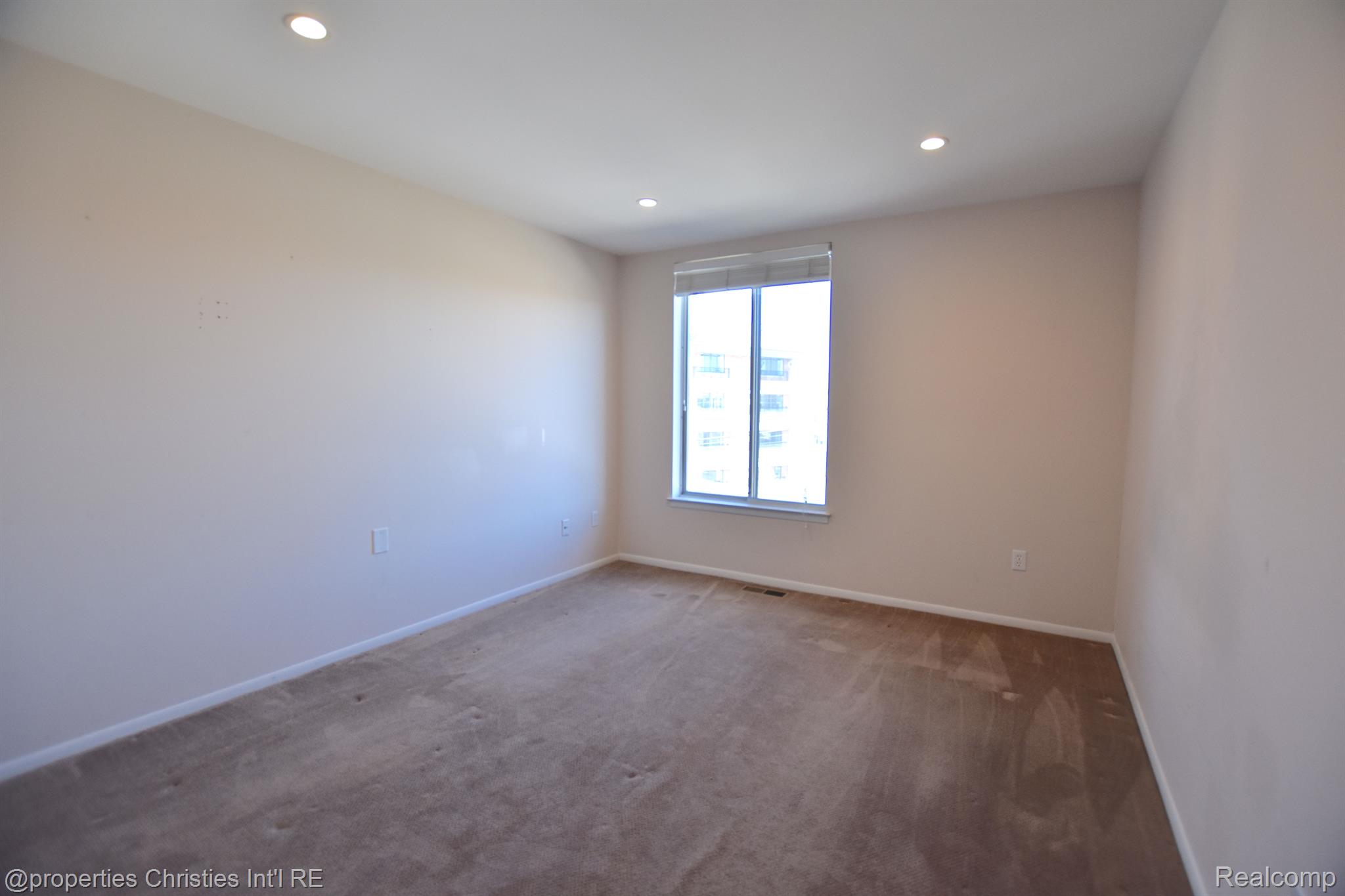 600 W BROWN Street Unit: 201
