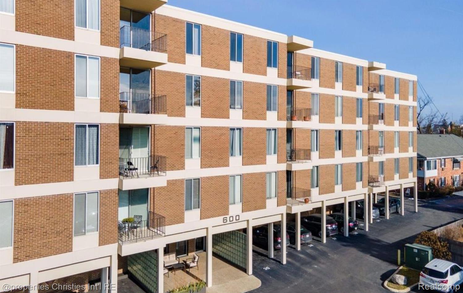 600 W BROWN Street Unit: 201