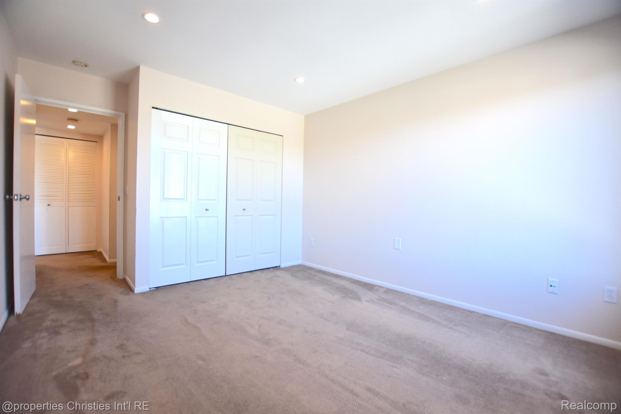 600 W BROWN Street Unit: 201