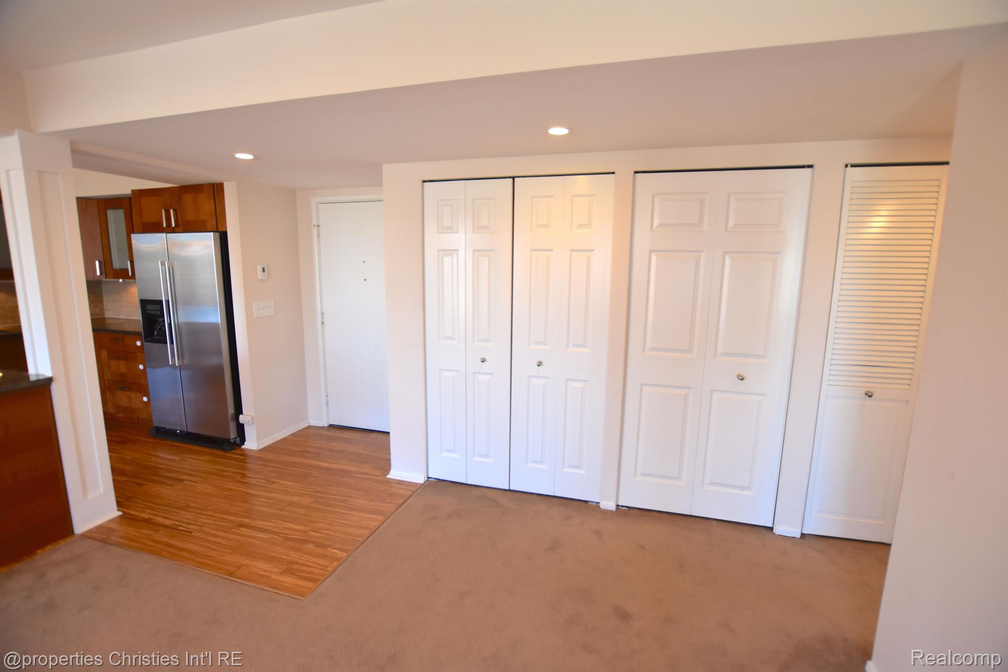 600 W BROWN Street Unit: 201