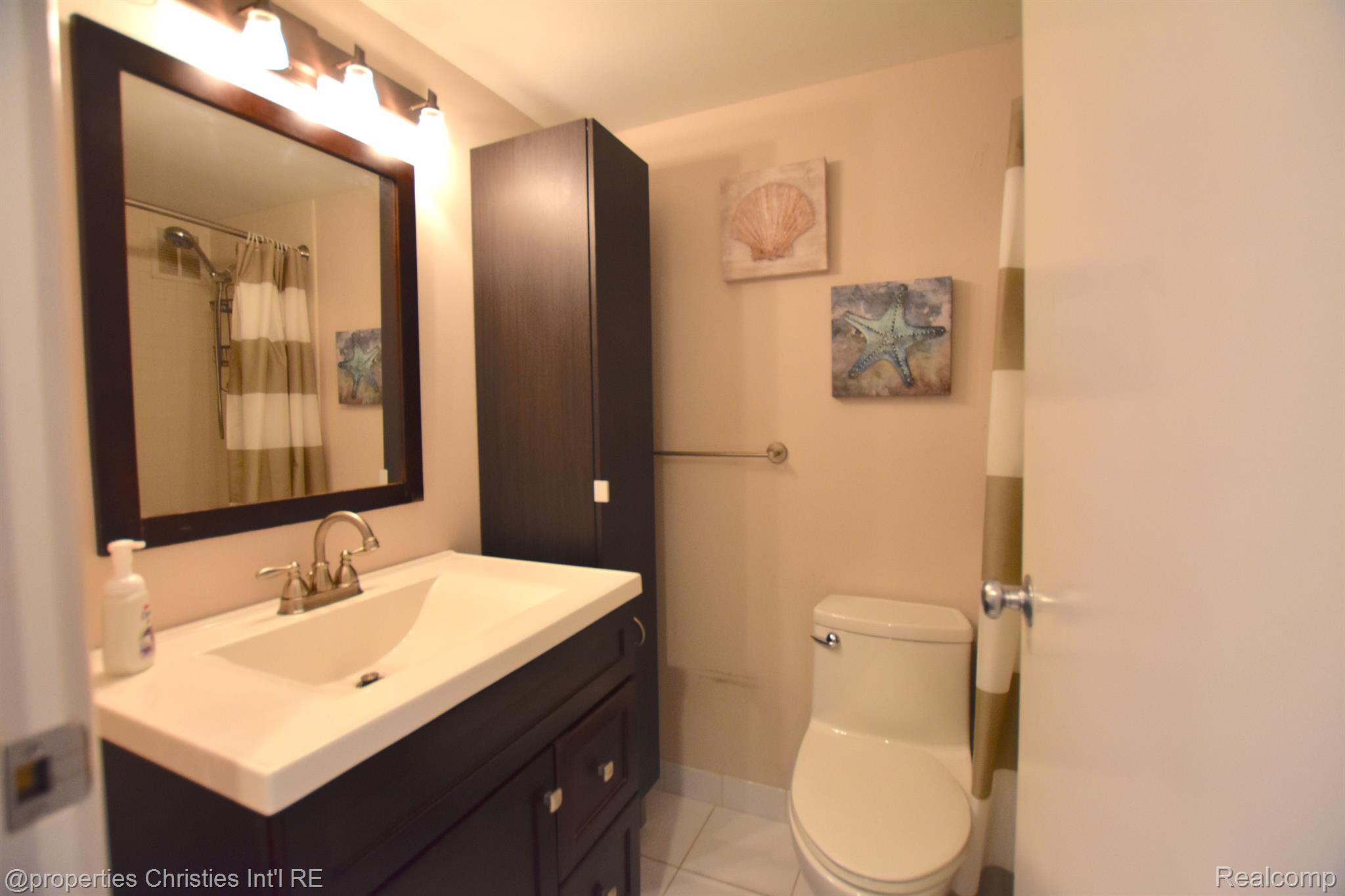 600 W BROWN Street Unit: 201