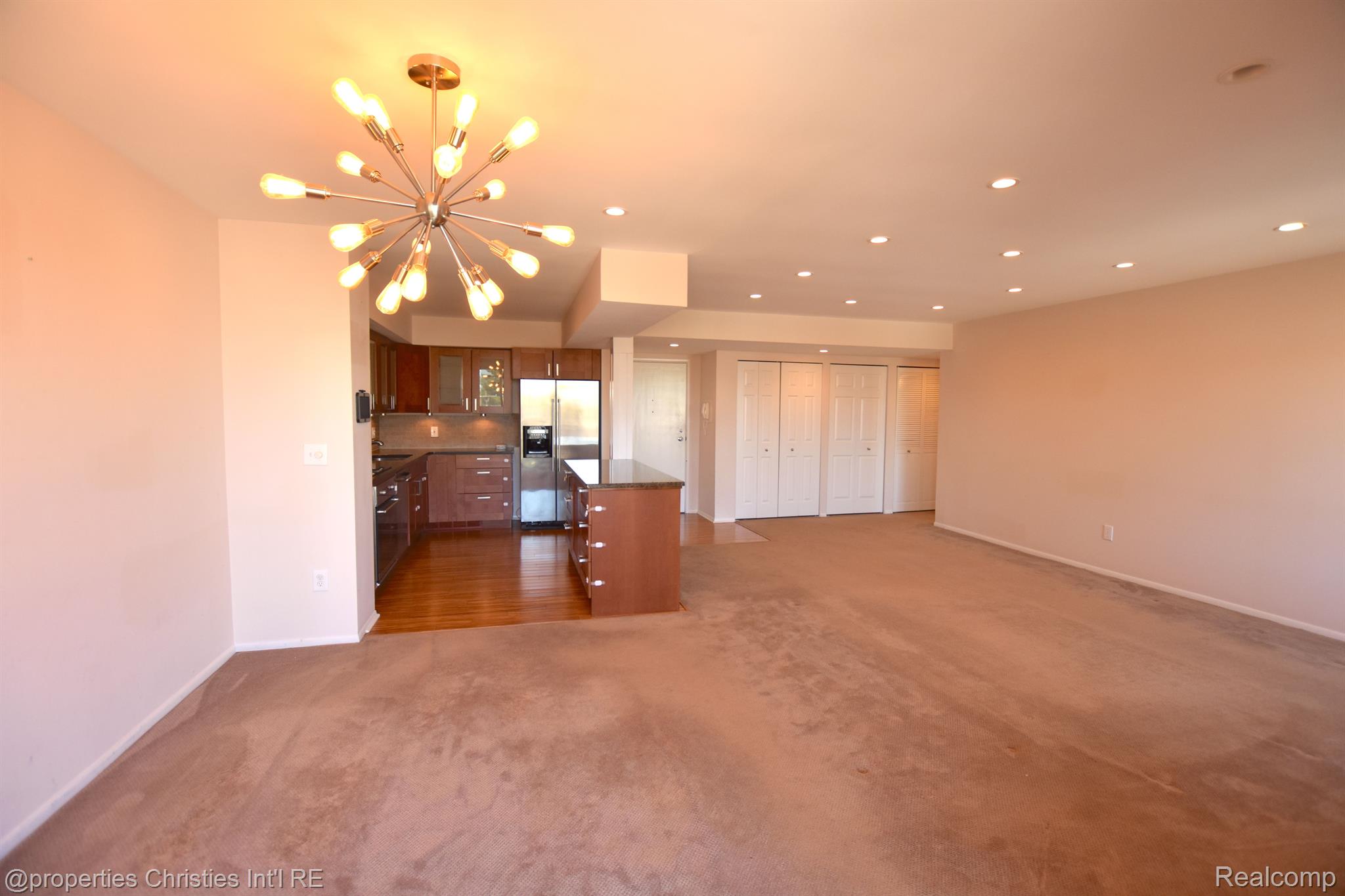 600 W BROWN Street Unit: 201