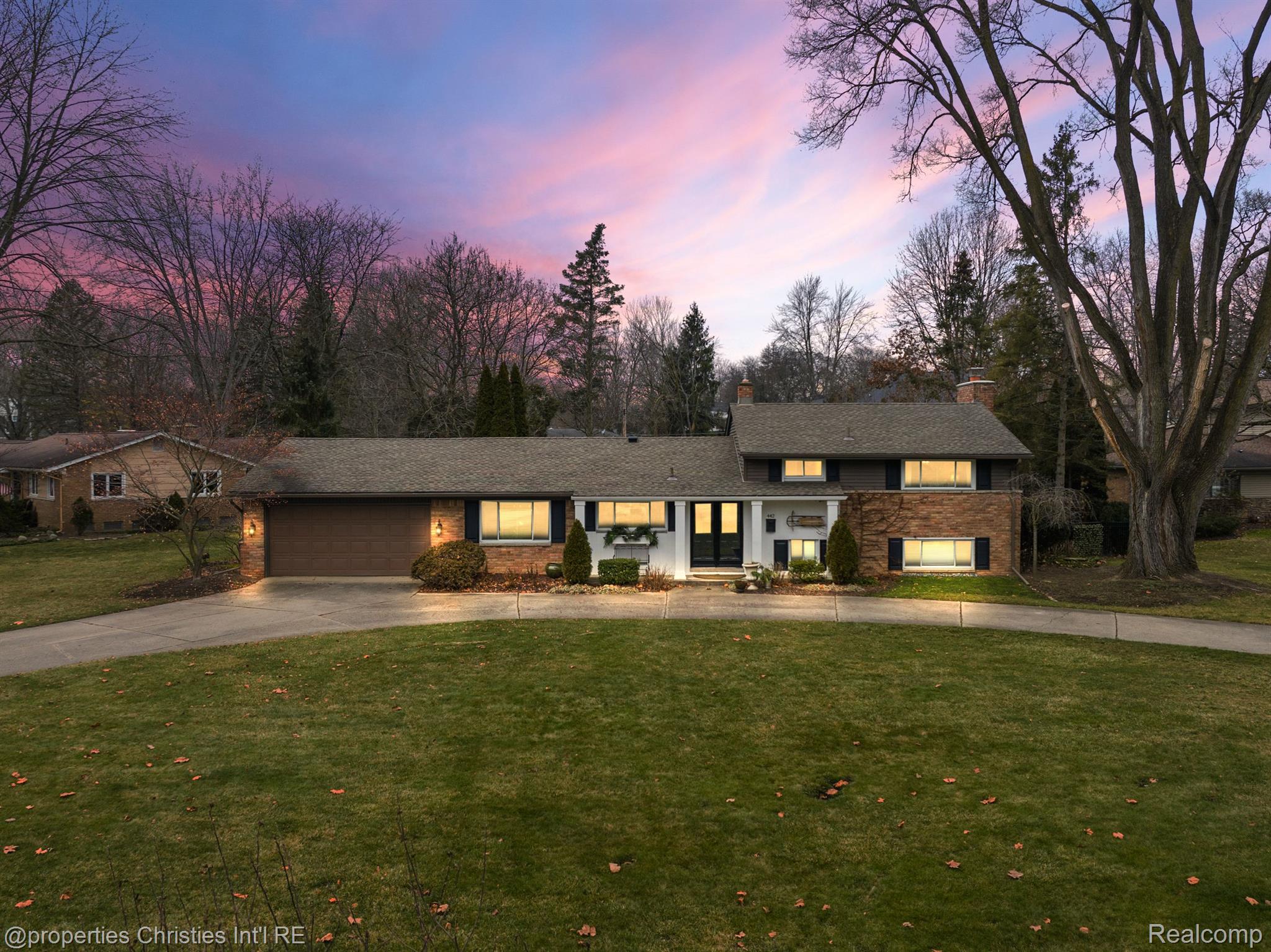 442 DALEBROOK Lane