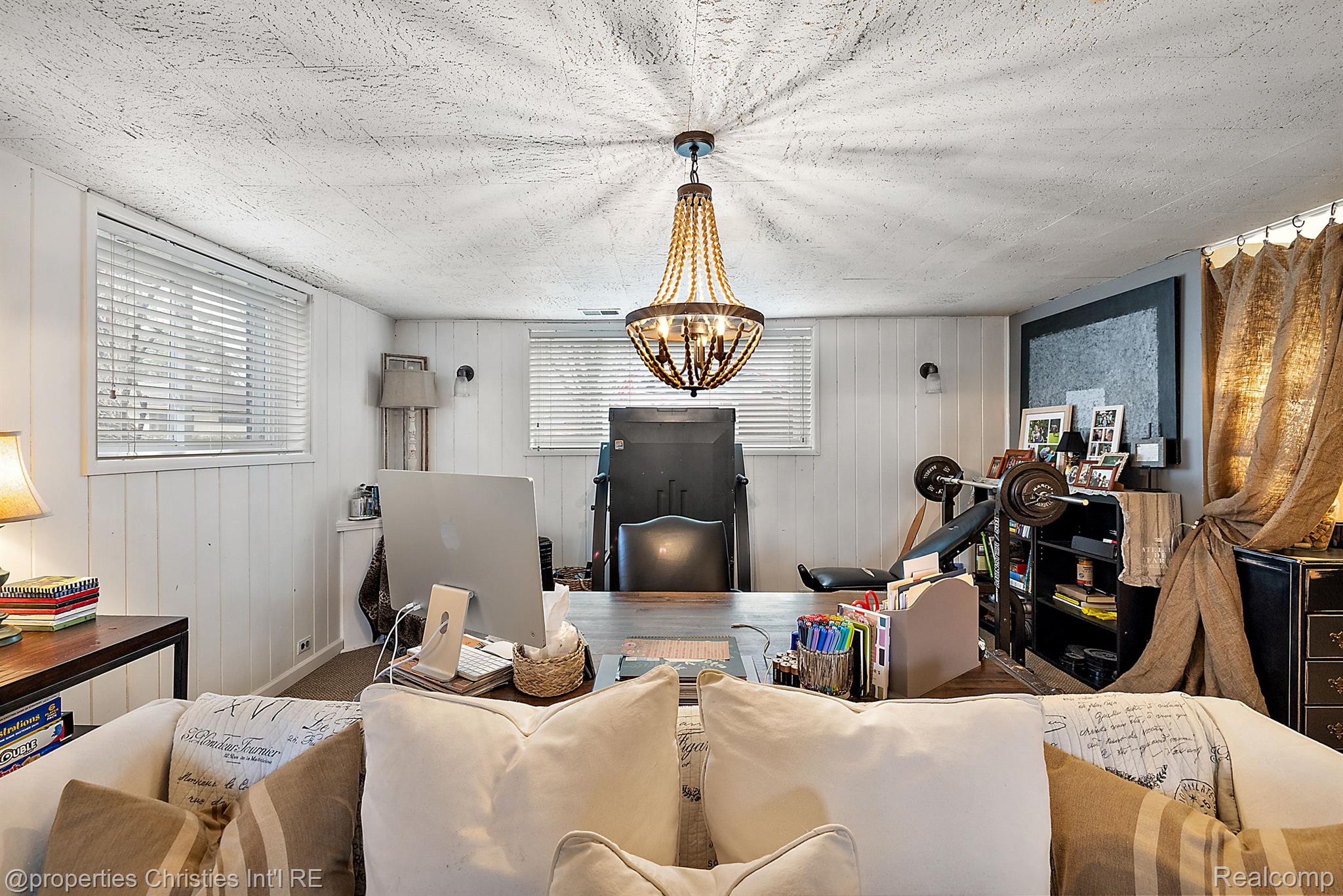 442 DALEBROOK Lane