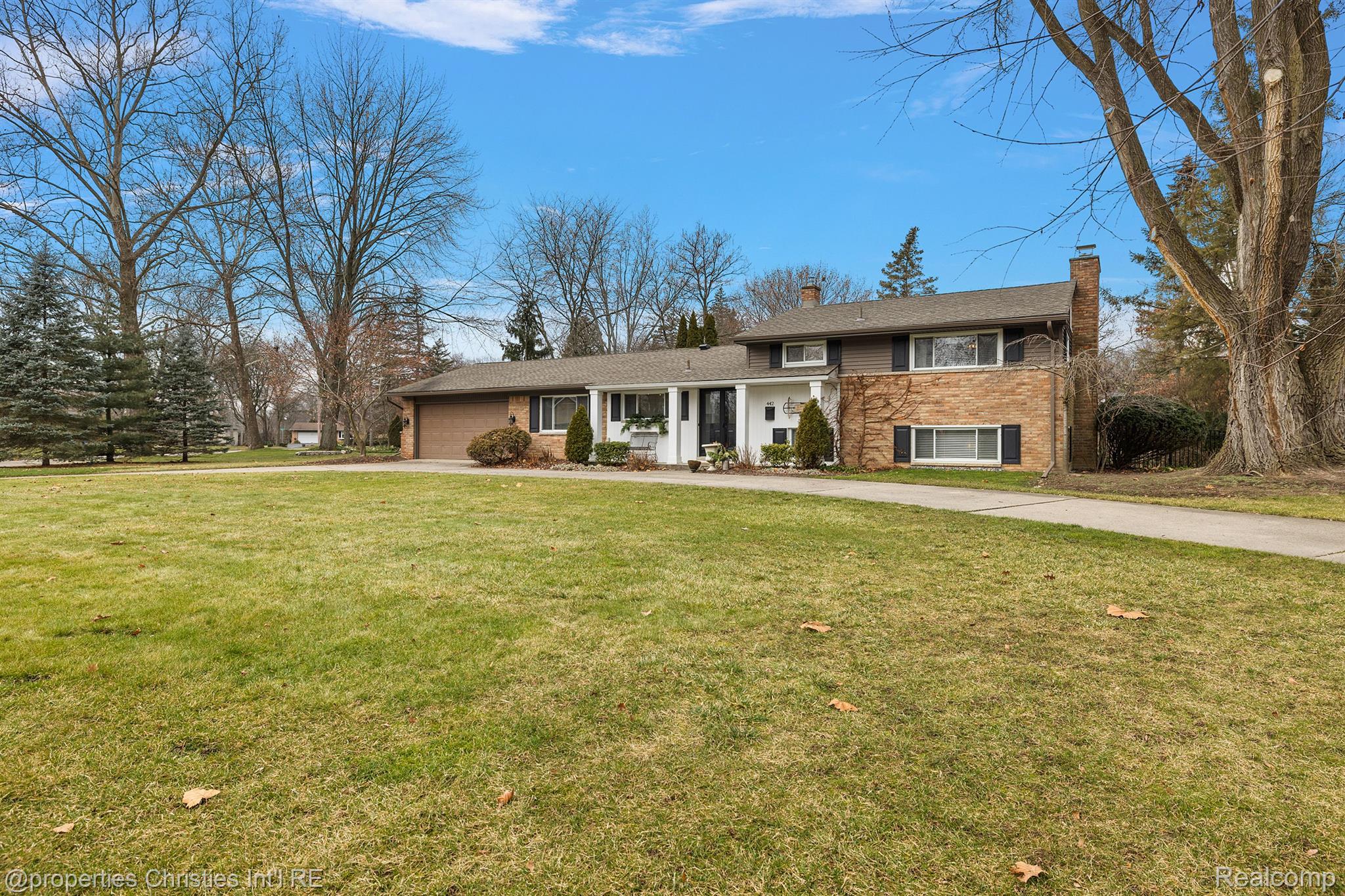 442 DALEBROOK Lane