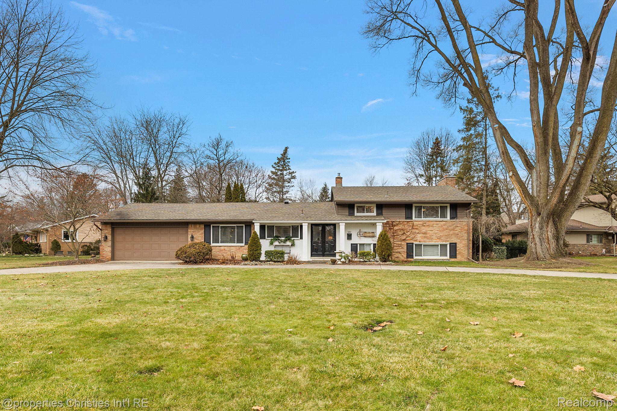 442 DALEBROOK Lane