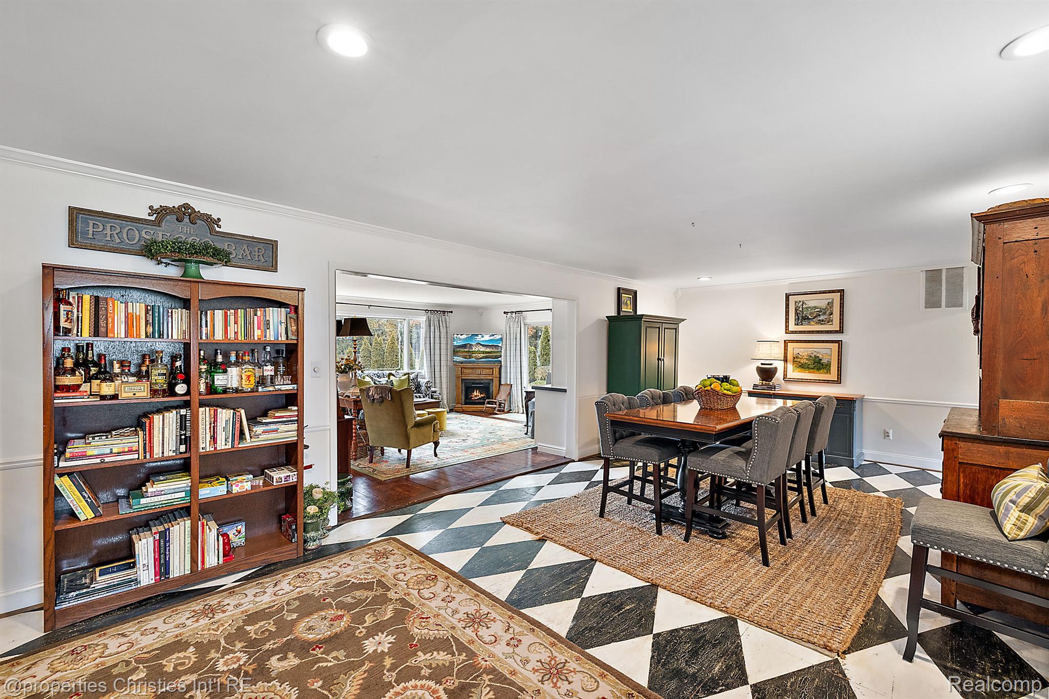 442 DALEBROOK Lane