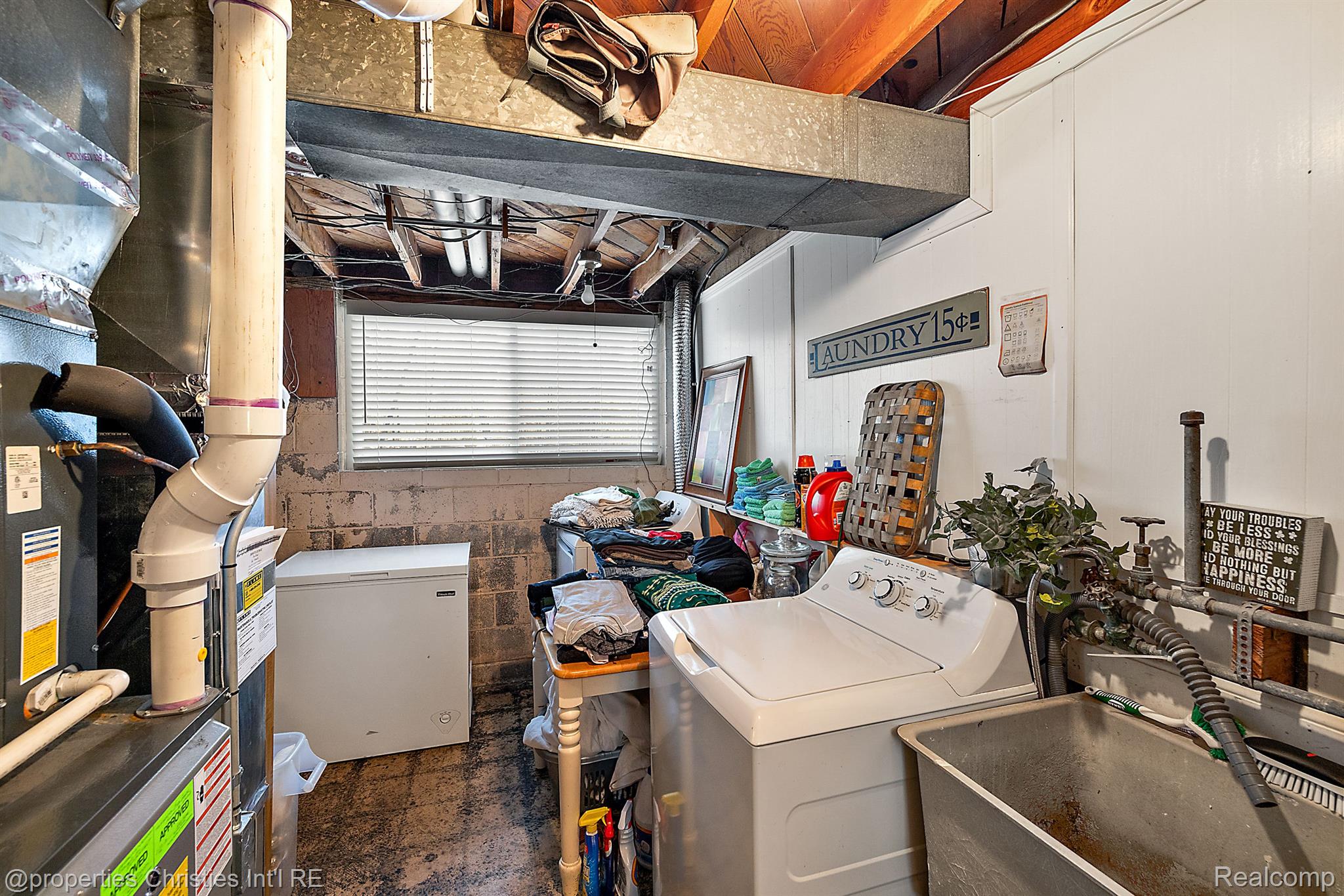 442 DALEBROOK Lane
