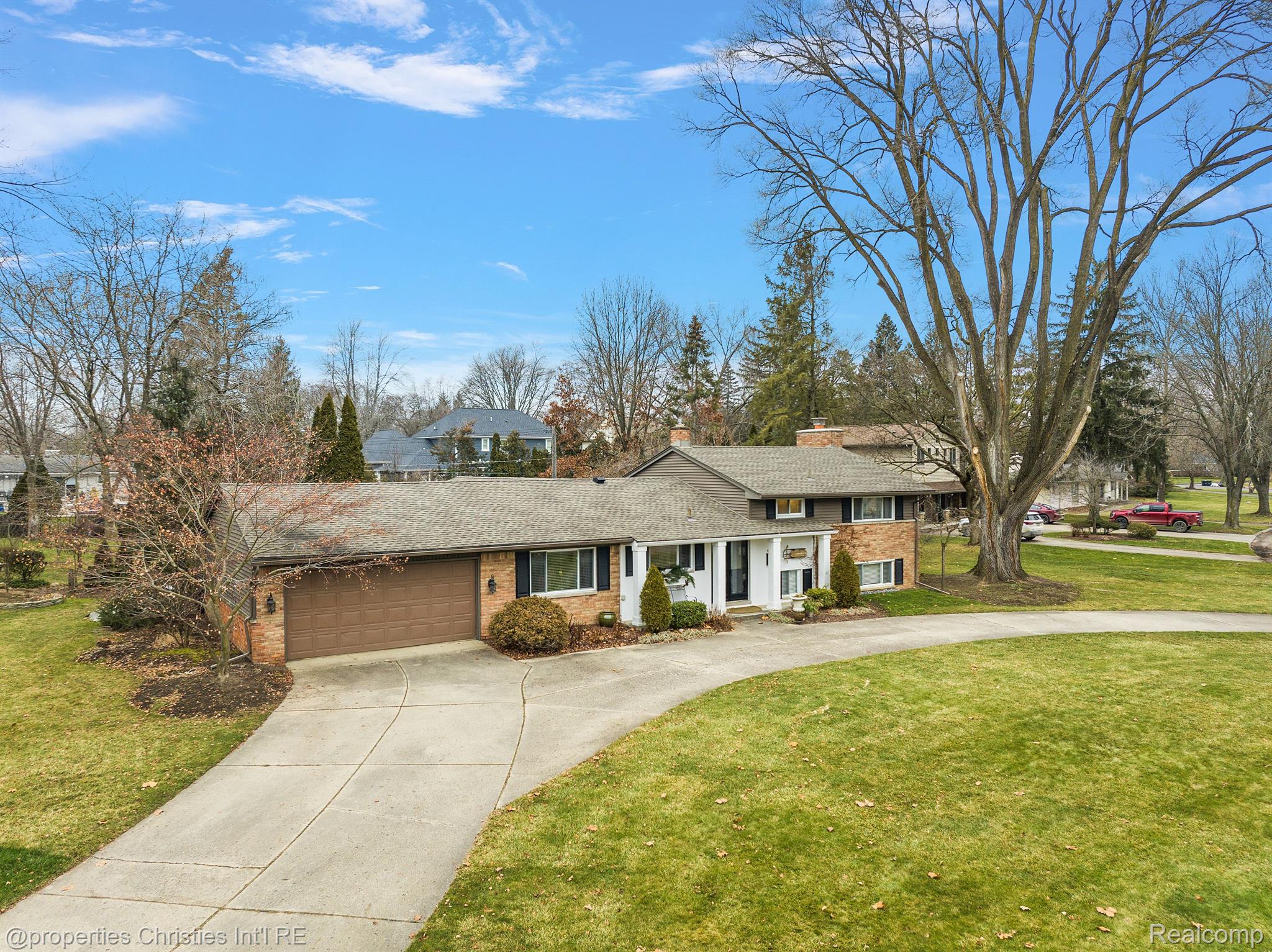442 DALEBROOK Lane