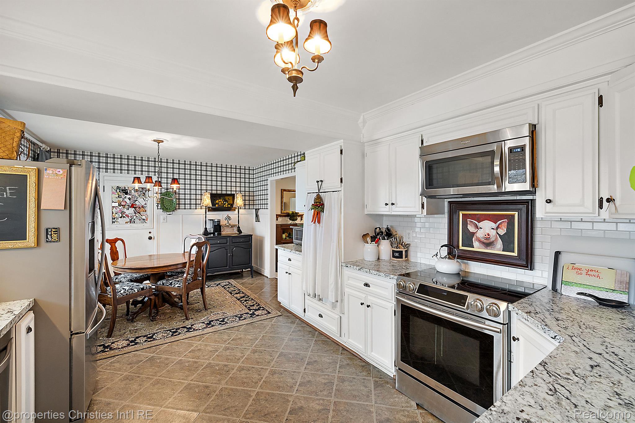 442 DALEBROOK Lane