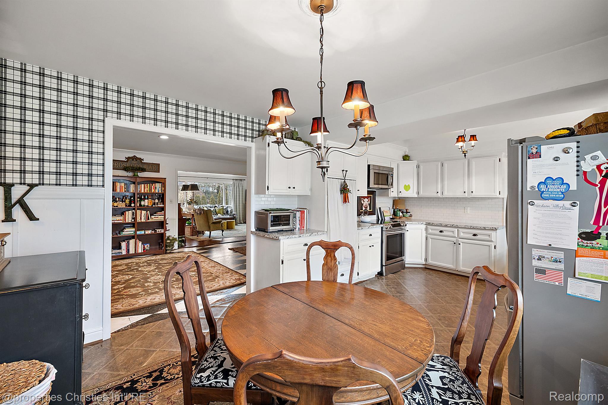 442 DALEBROOK Lane