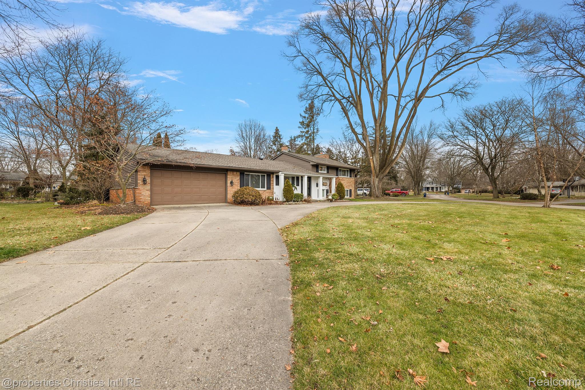 442 DALEBROOK Lane