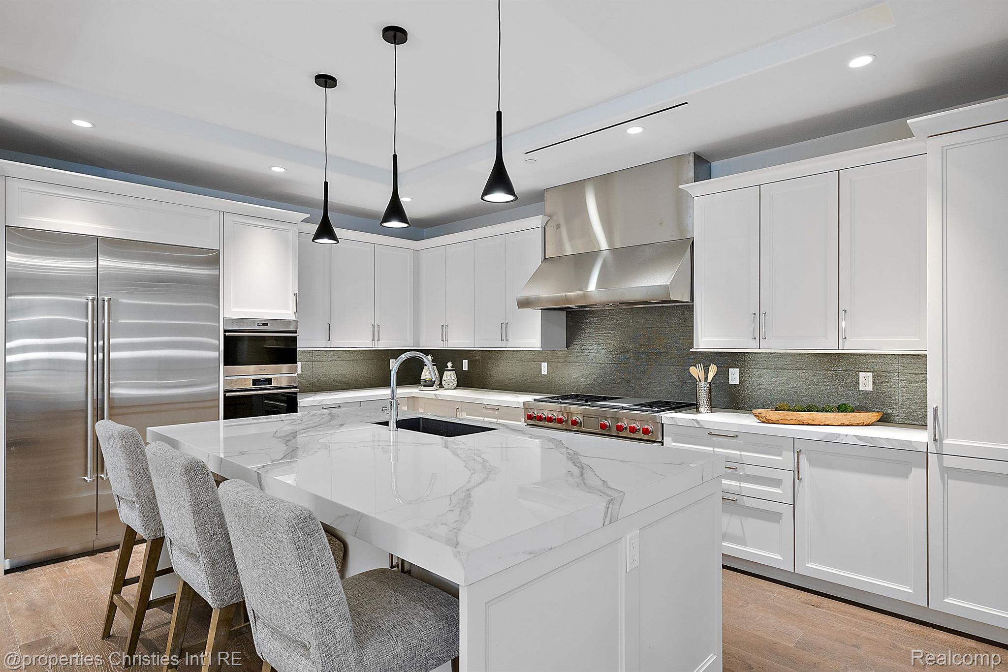 420 E FRANK Street Unit: 101