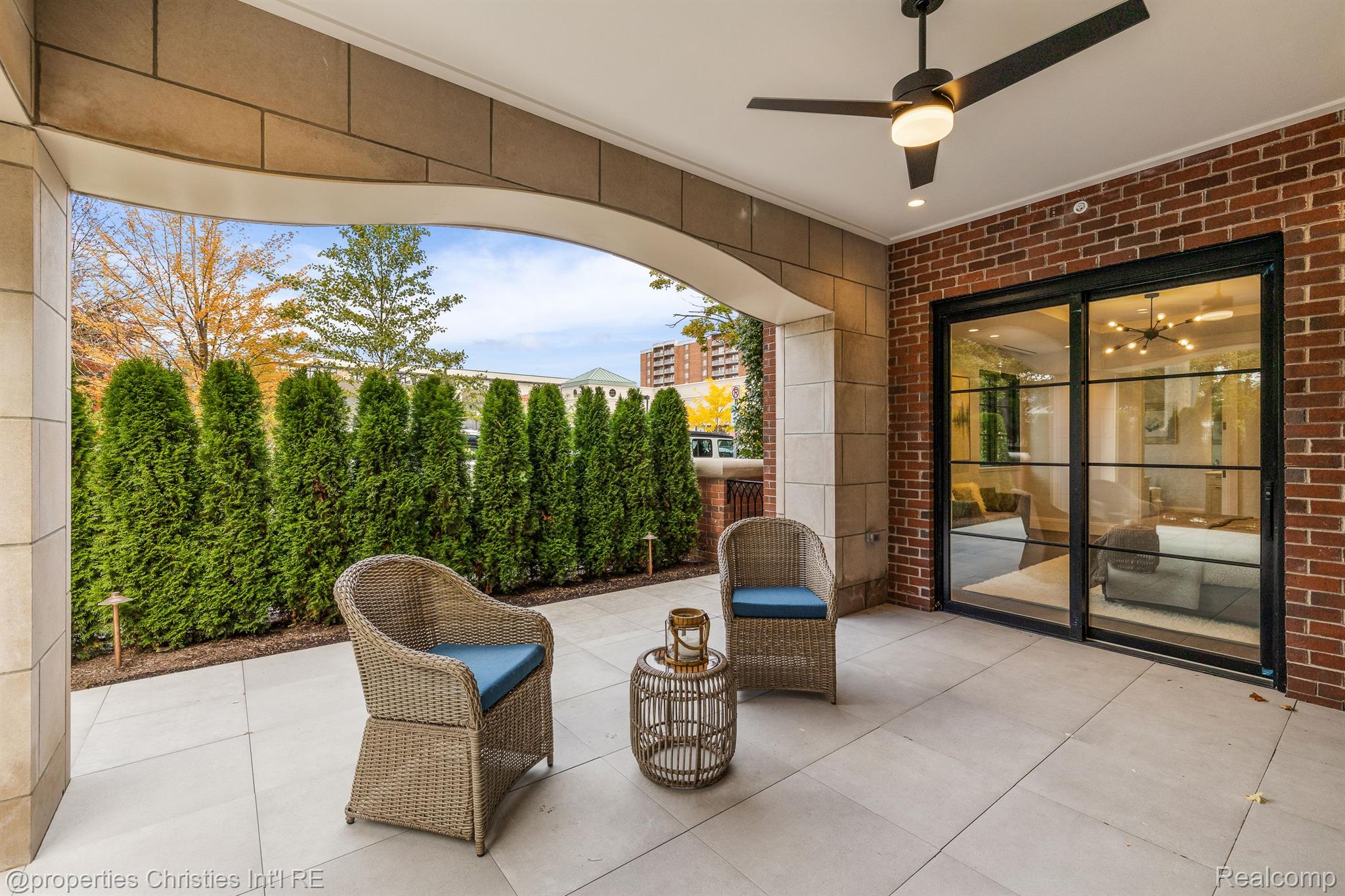 420 E FRANK Street Unit: 101