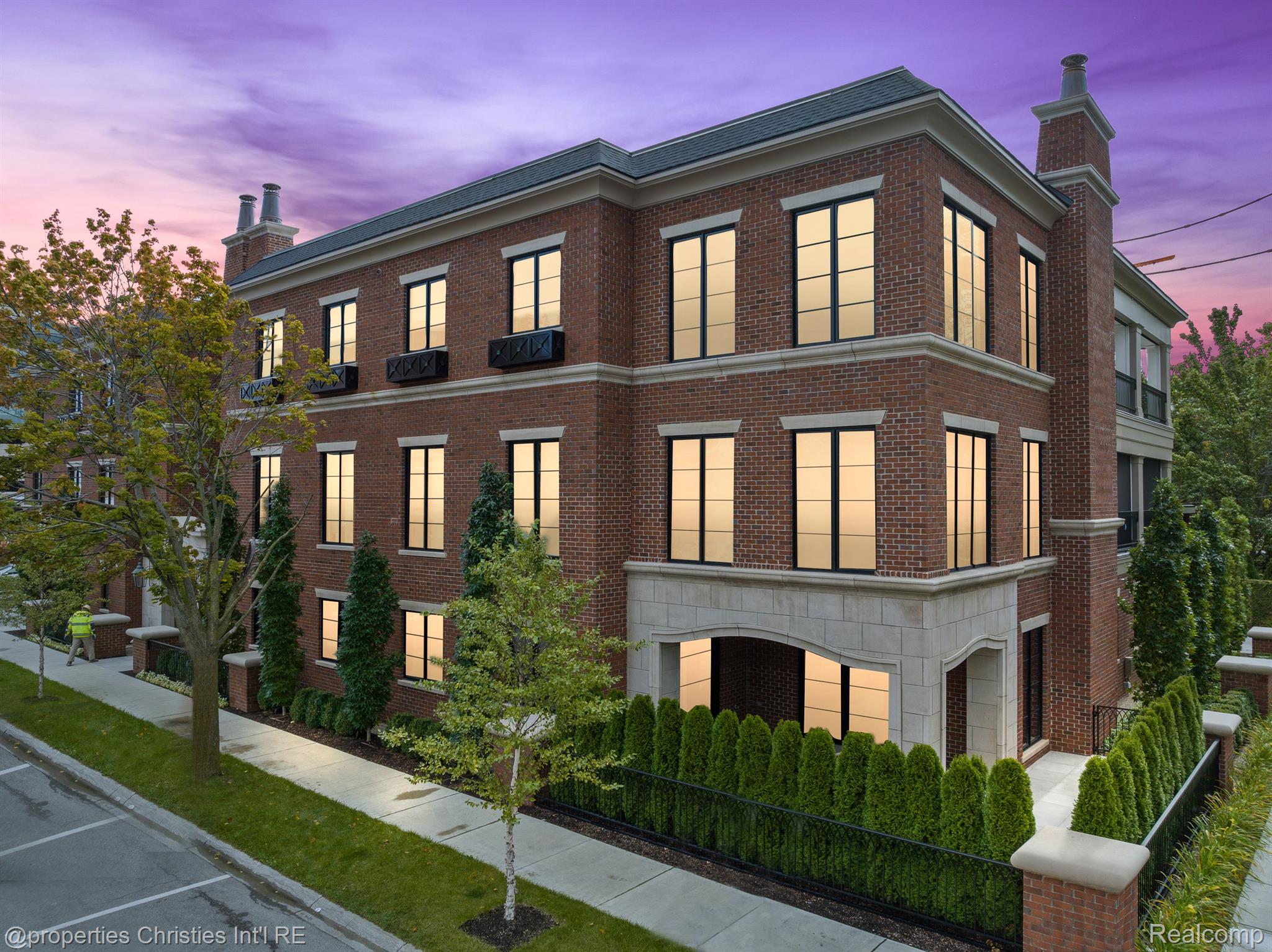 420 E FRANK Street Unit: 101