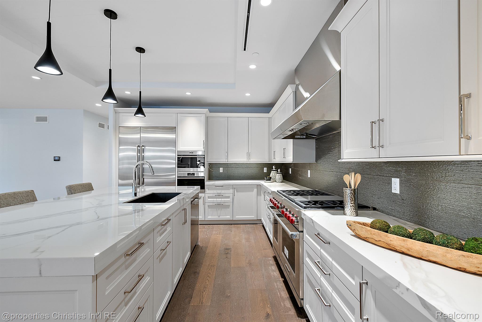 420 E FRANK Street Unit: 101