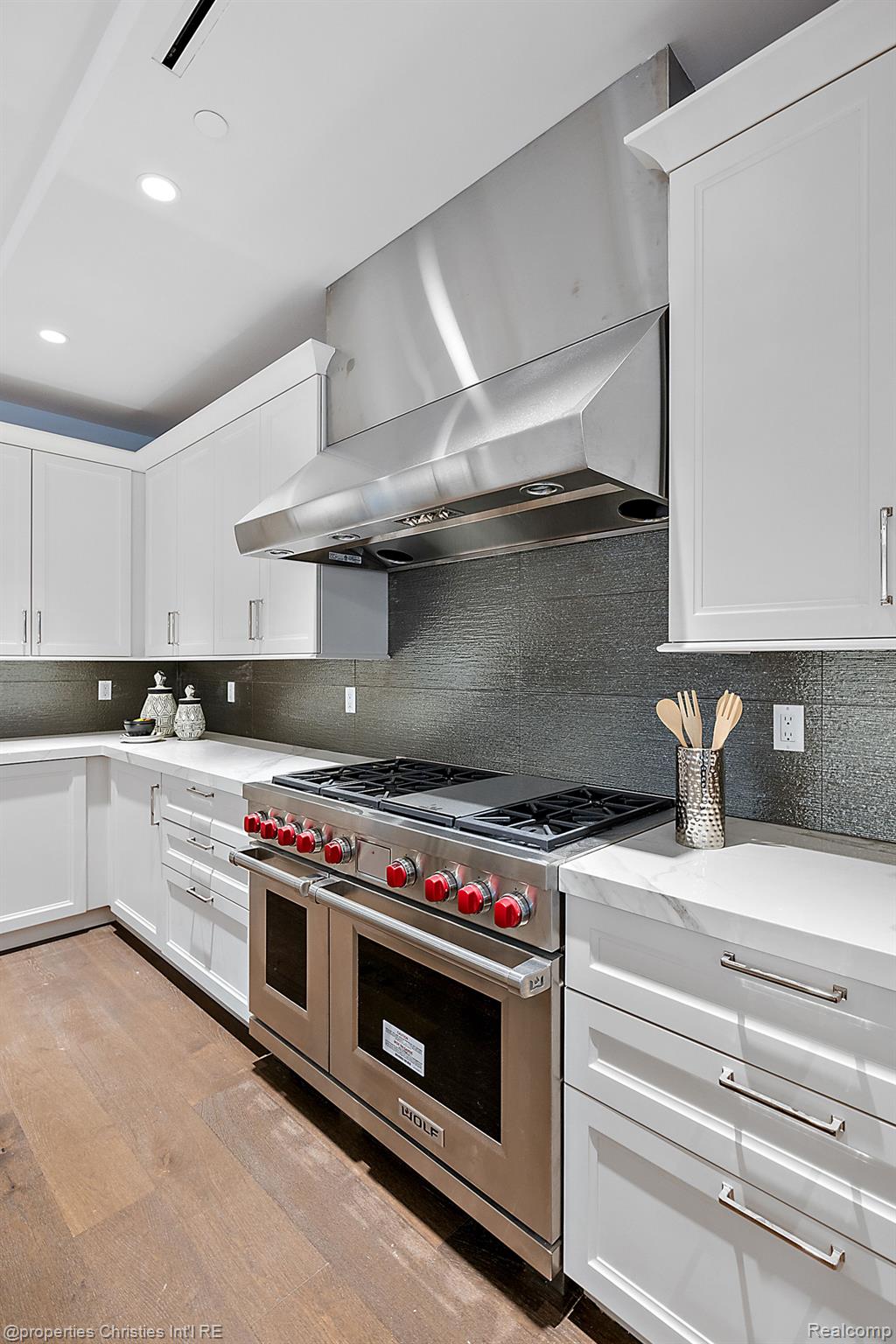 420 E FRANK Street Unit: 101