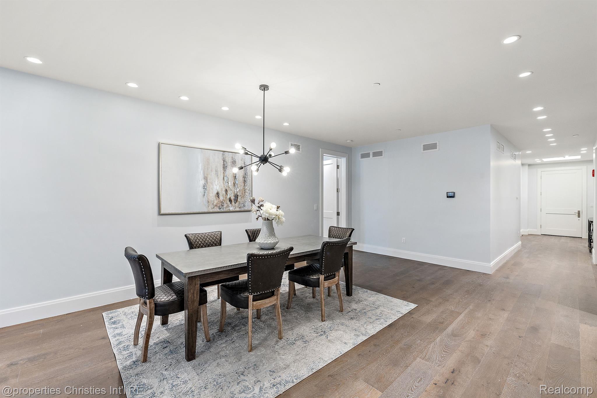 420 E FRANK Street Unit: 101