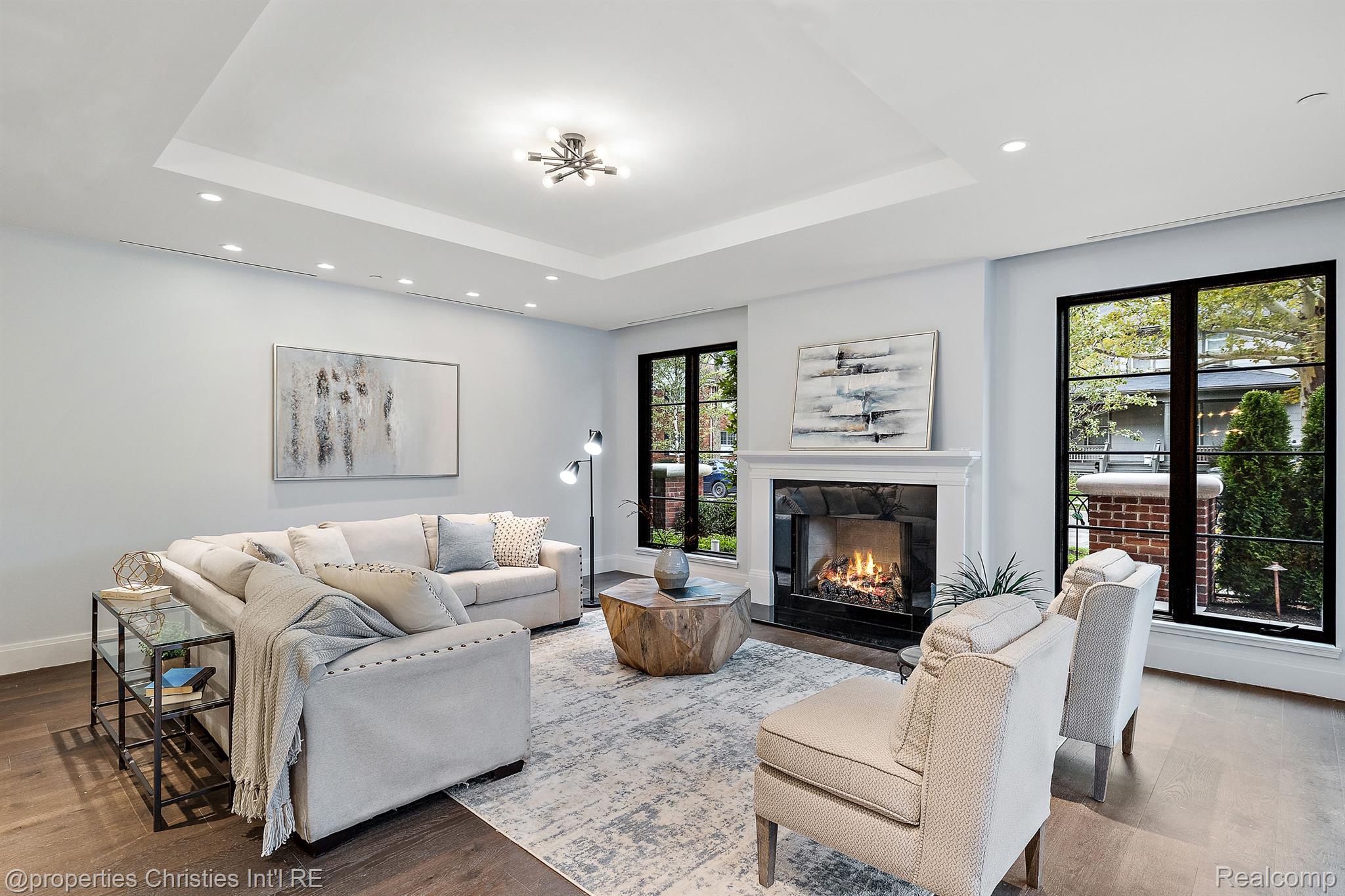 420 E FRANK Street Unit: 101