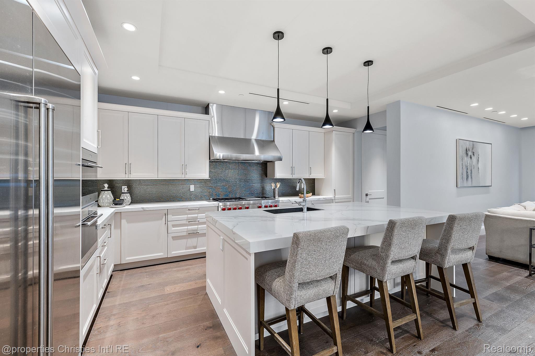 420 E FRANK Street Unit: 101