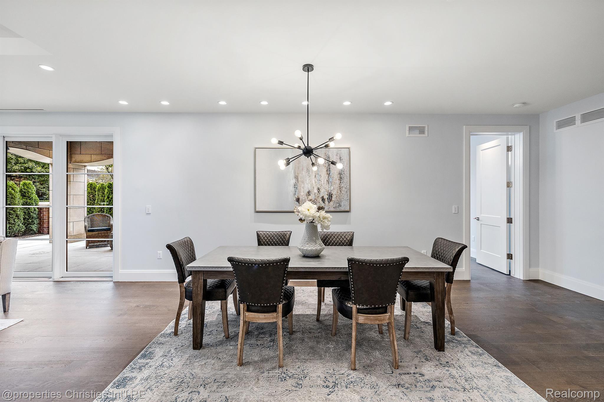 420 E FRANK Street Unit: 101