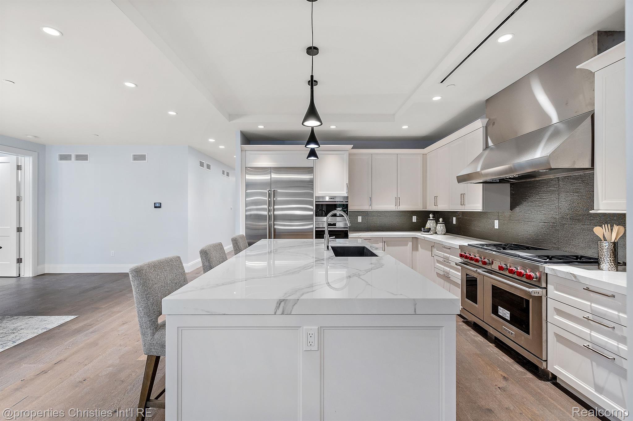 420 E FRANK Street Unit: 101