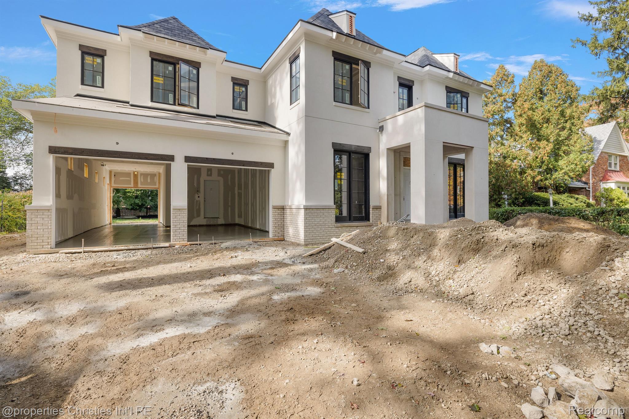 235 CHESTERFIELD Avenue
