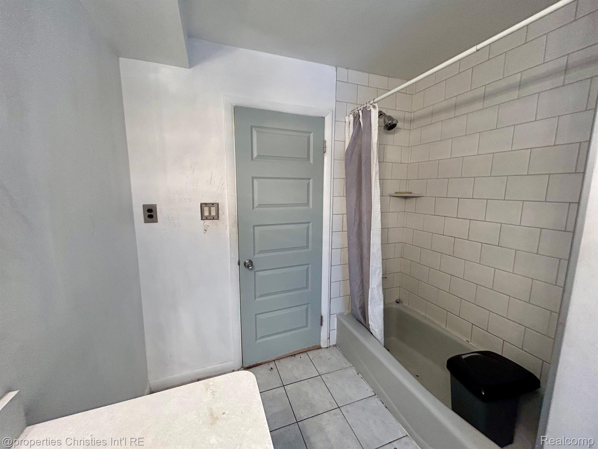 24501 MARTHA WASHINGTON Drive