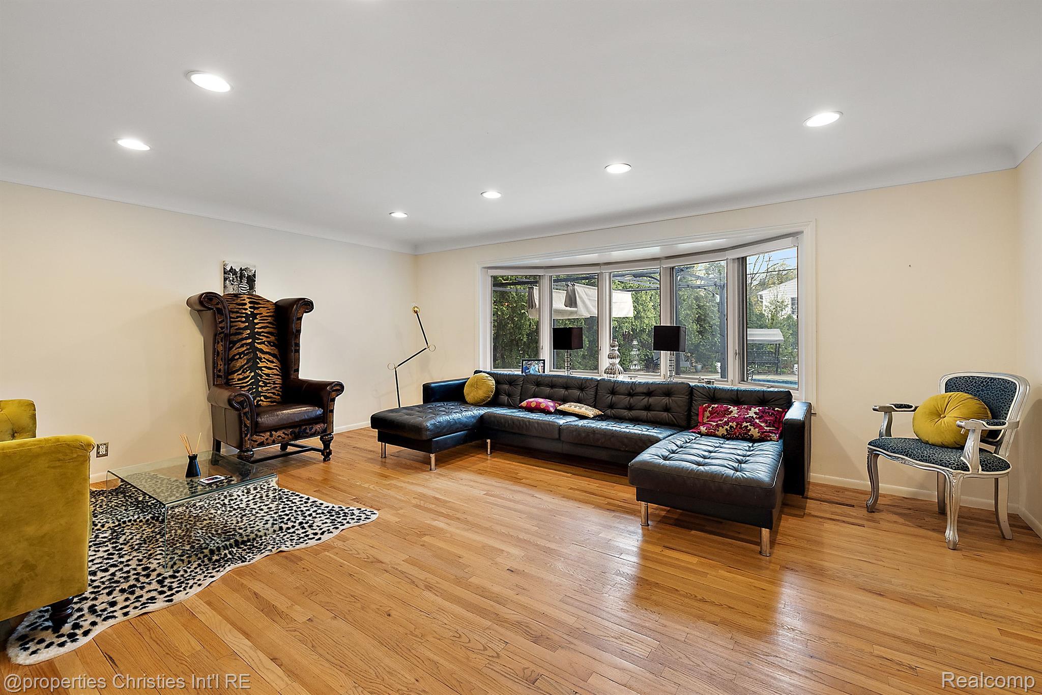 2725 ENDSLEIGH Drive