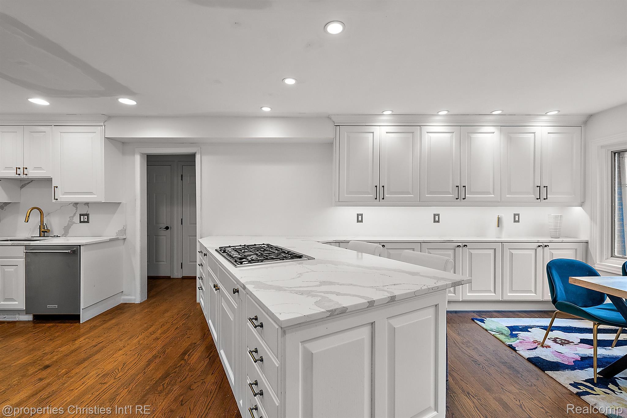 2725 ENDSLEIGH Drive