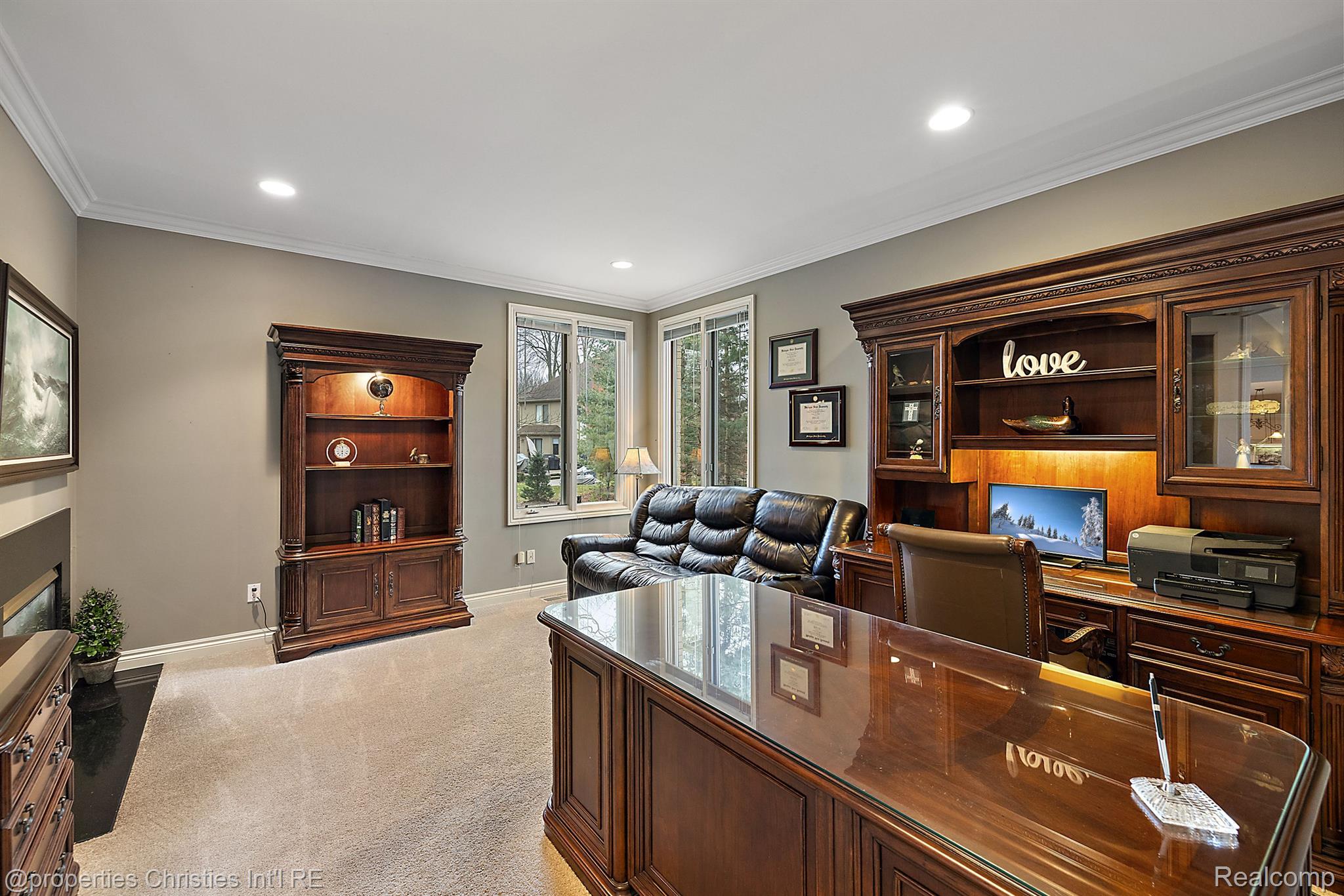 52388 WOODSIDE Court