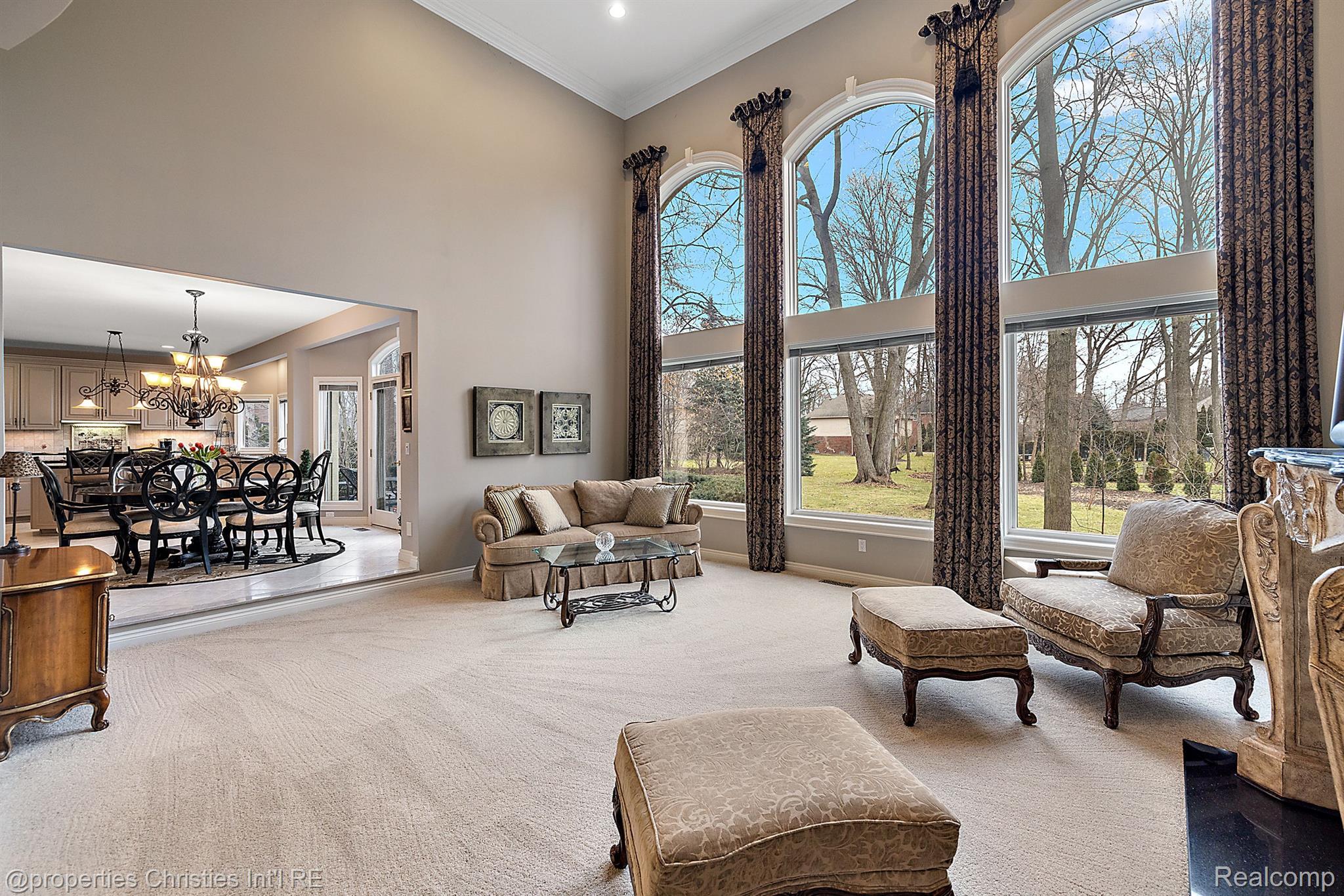 52388 WOODSIDE Court