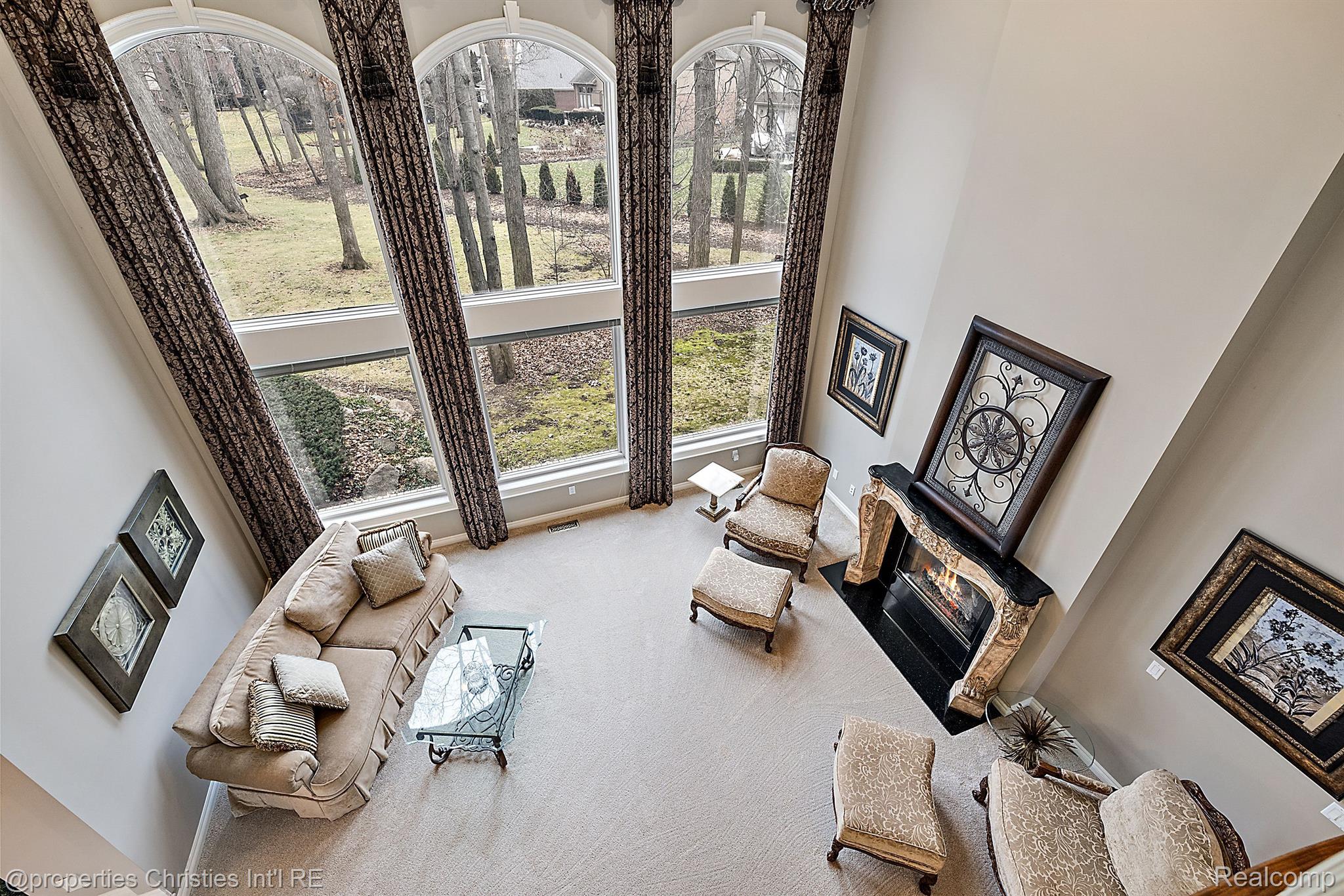 52388 WOODSIDE Court