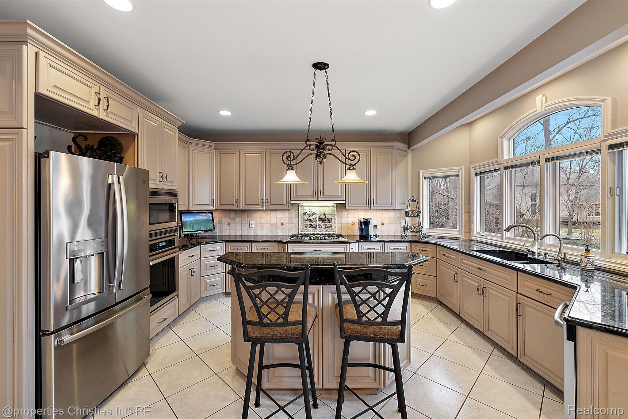 52388 WOODSIDE Court