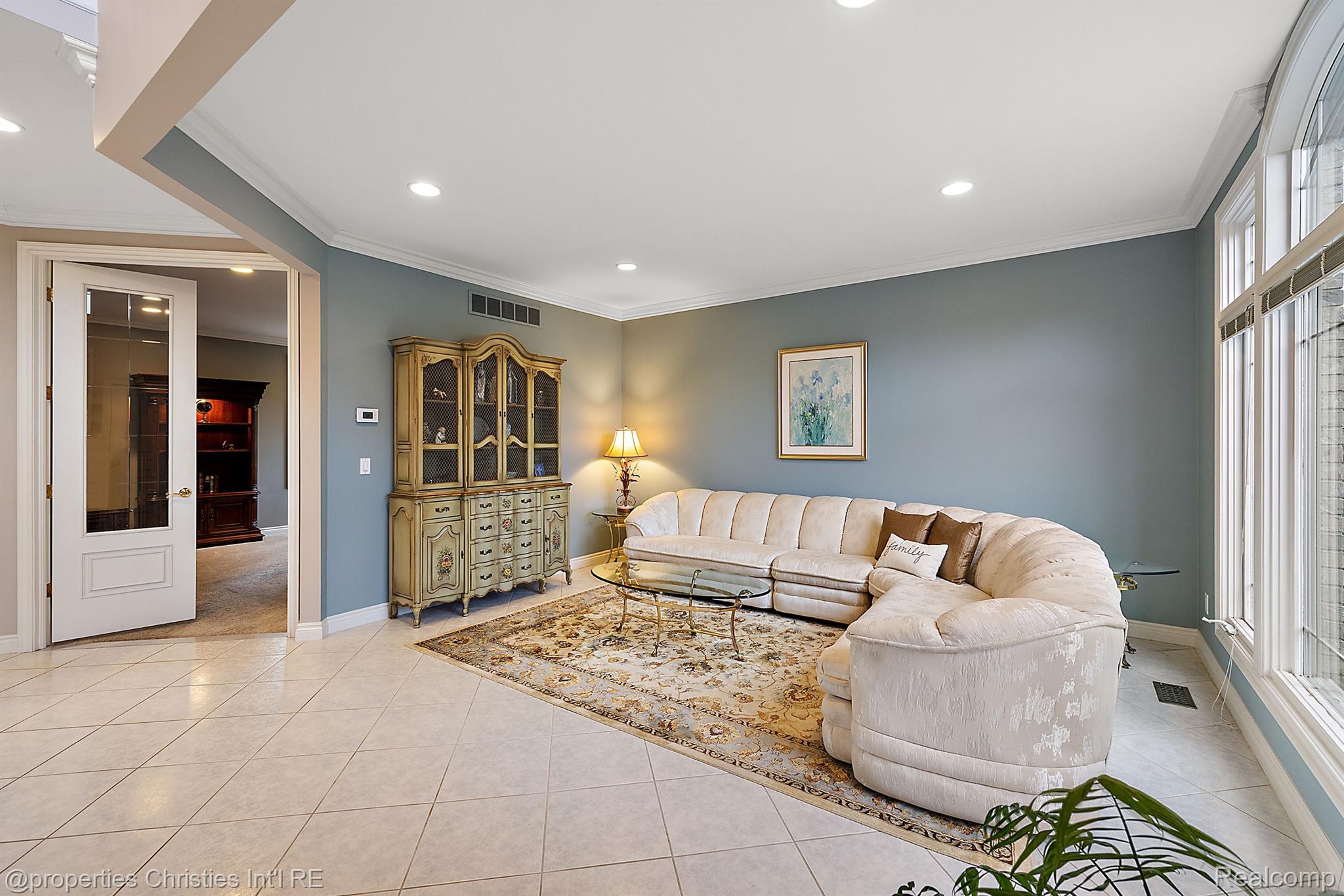52388 WOODSIDE Court
